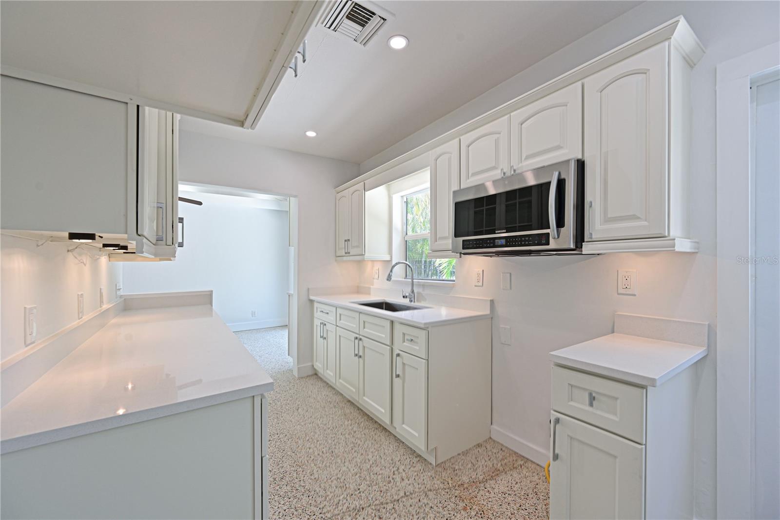 5924 Gulf of Mexico, Longboat Key, FL 34228