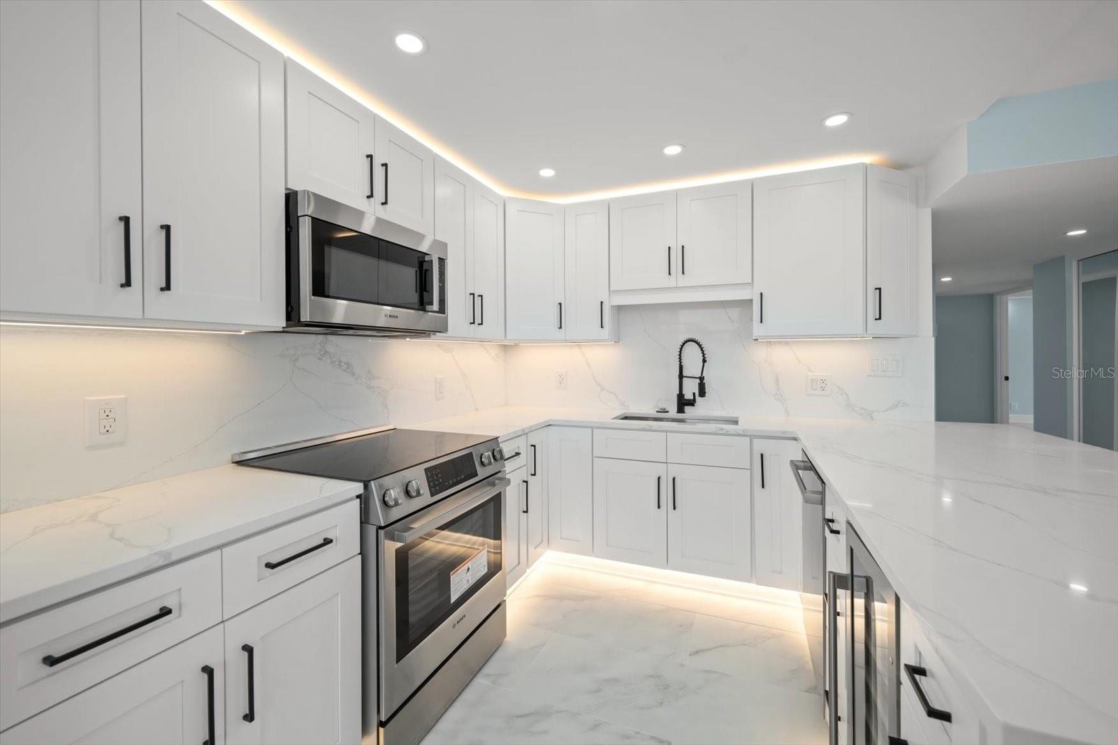 1400 Gulf Unit 804, Clearwater Beach, FL 33767