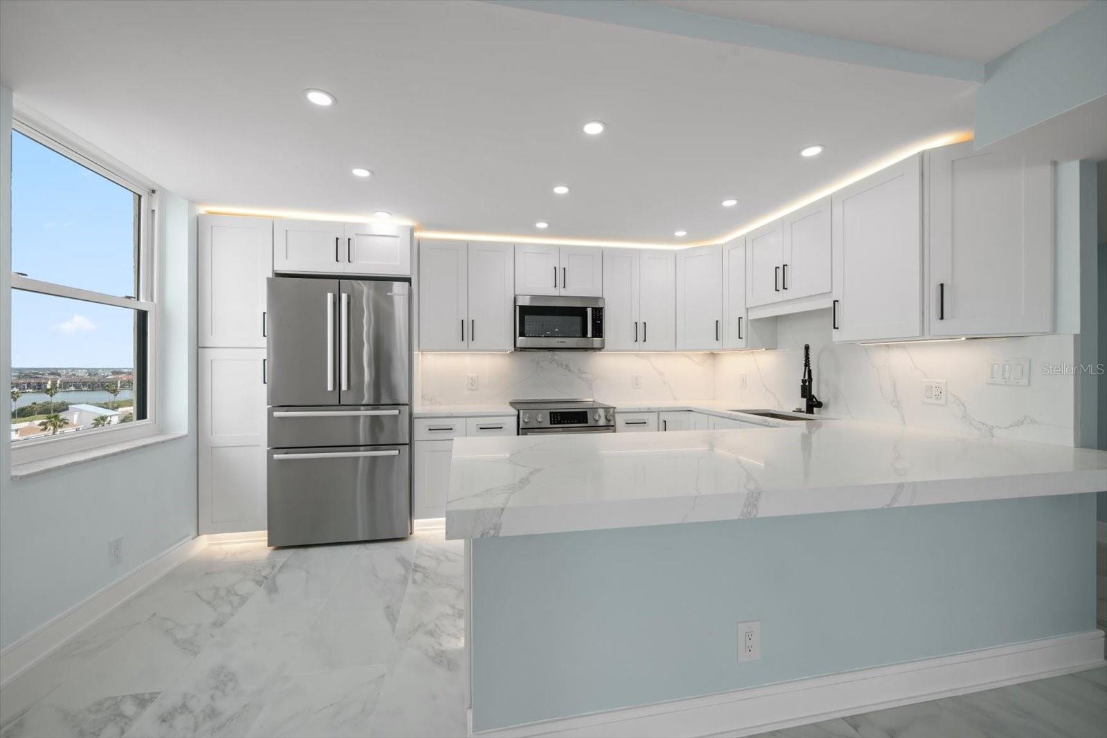 1400 Gulf Unit 804, Clearwater Beach, FL 33767