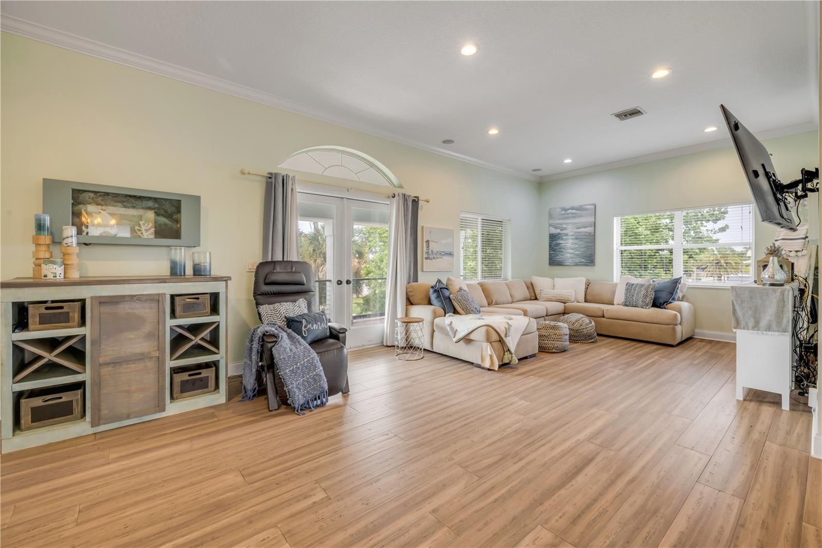 90 Cunningham, New Smyrna Beach, FL 32168