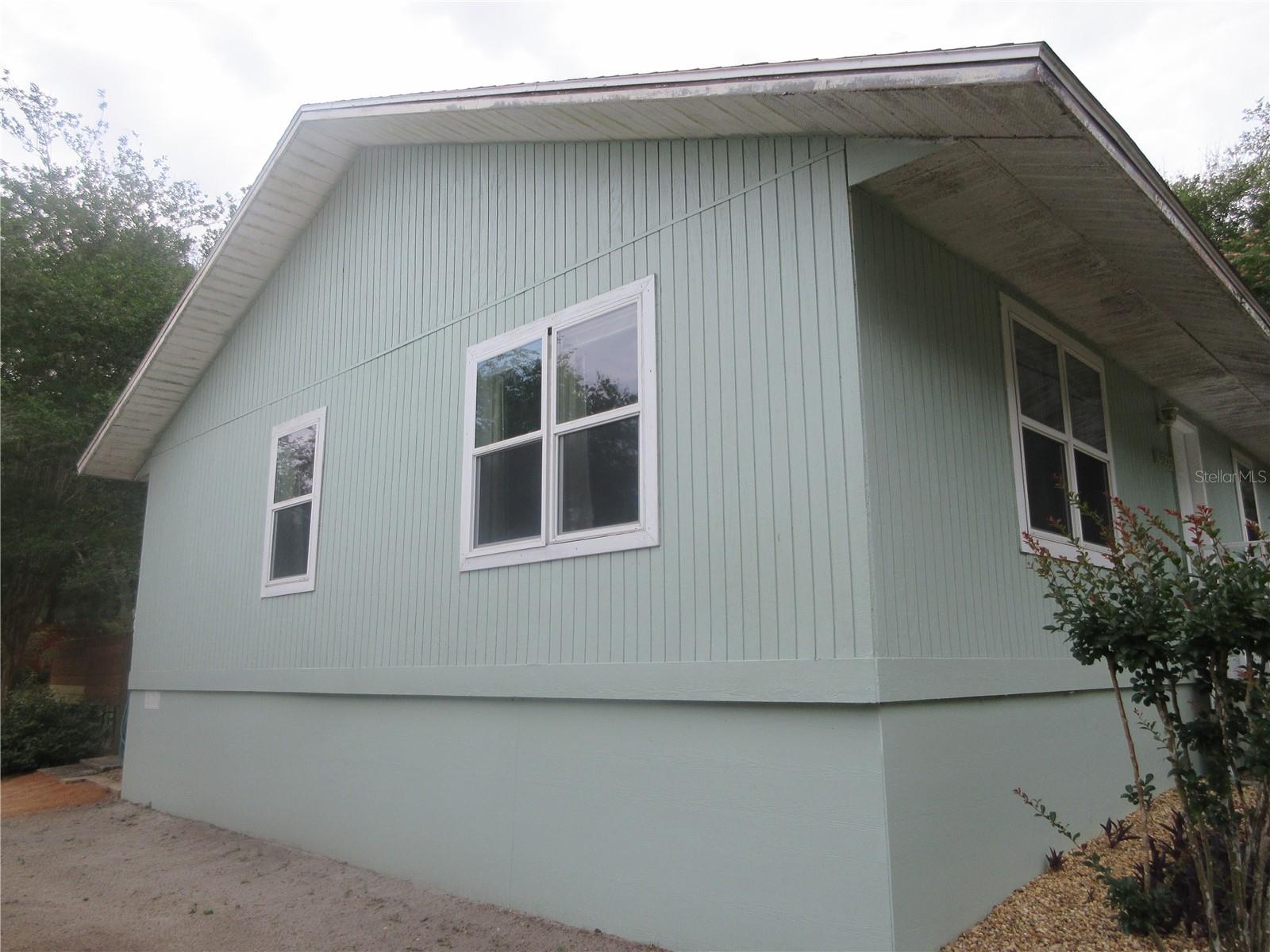 5949 164th, Ocklawaha, FL 32179