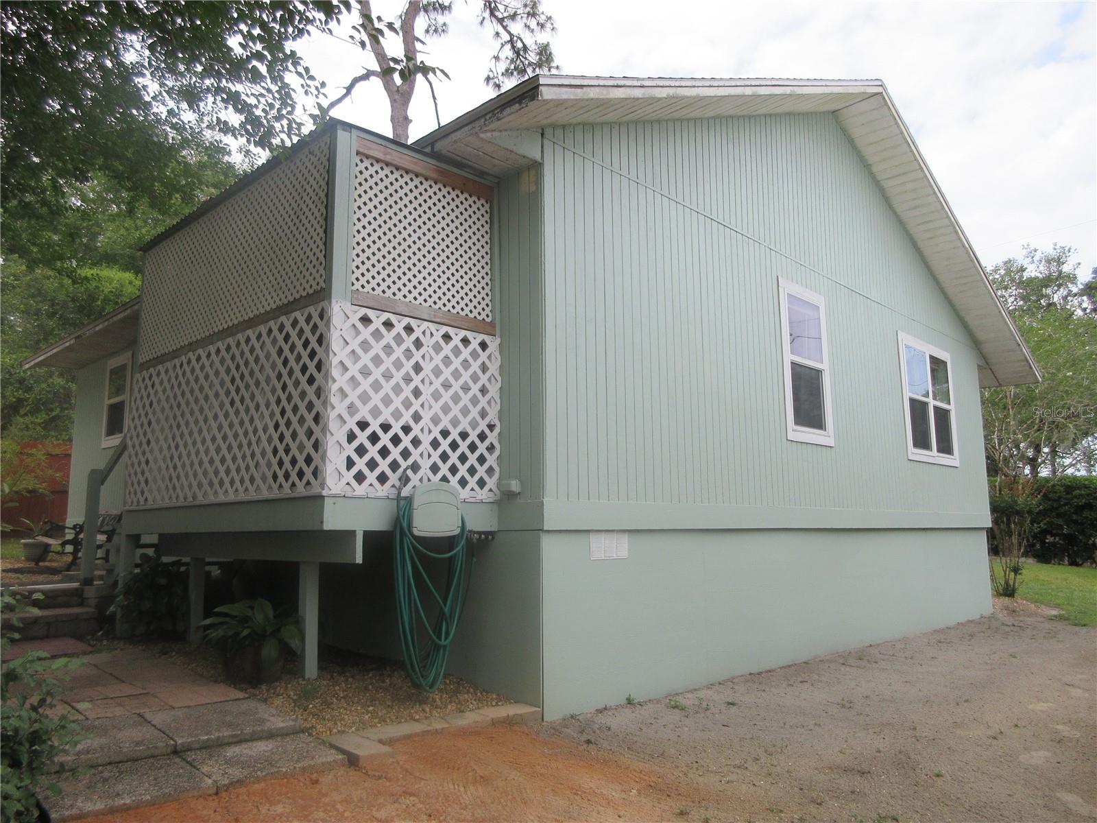 5949 164th, Ocklawaha, FL 32179