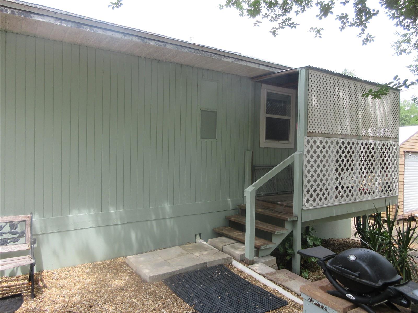 5949 164th, Ocklawaha, FL 32179