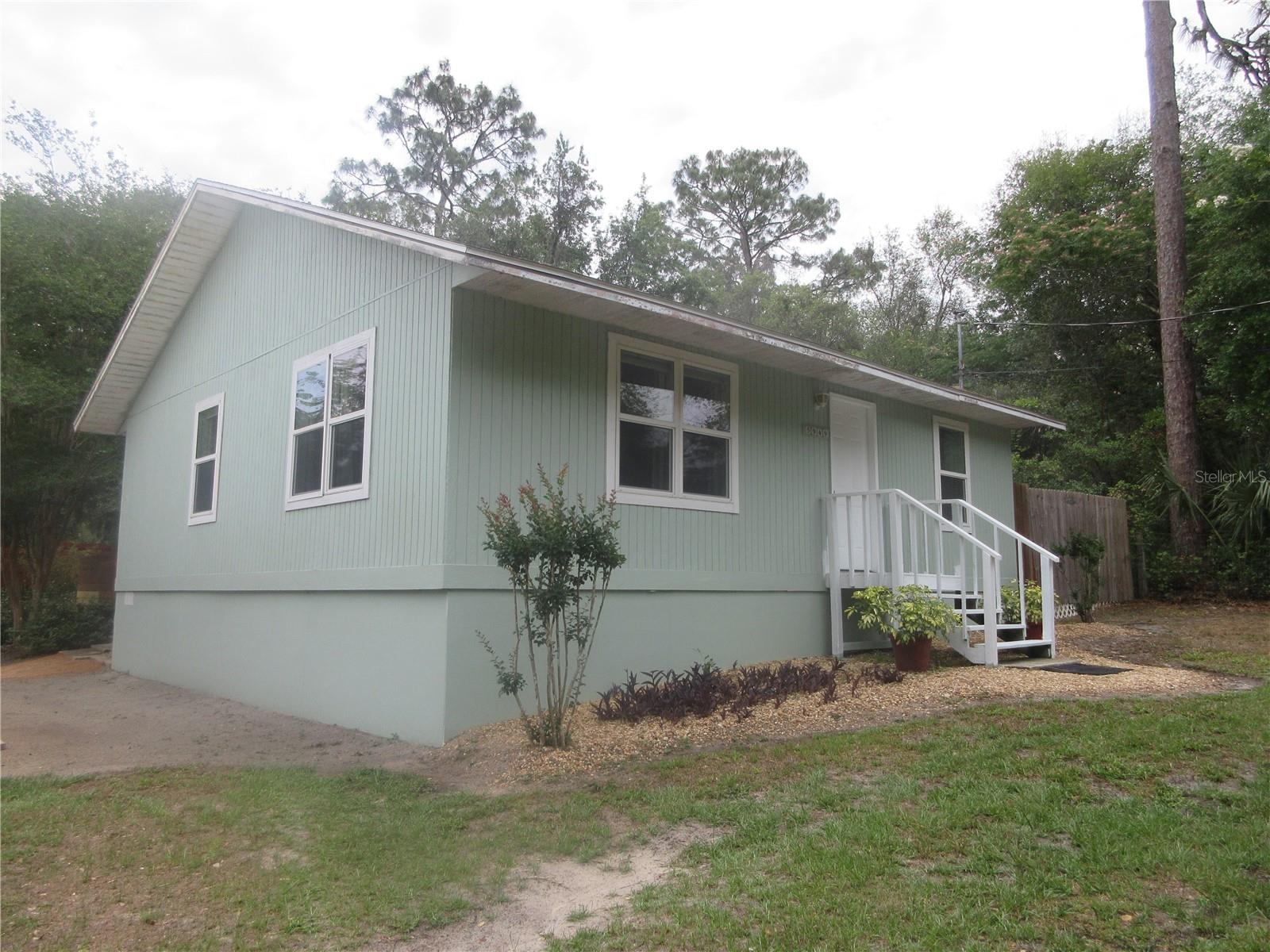 5949 164th, Ocklawaha, FL 32179