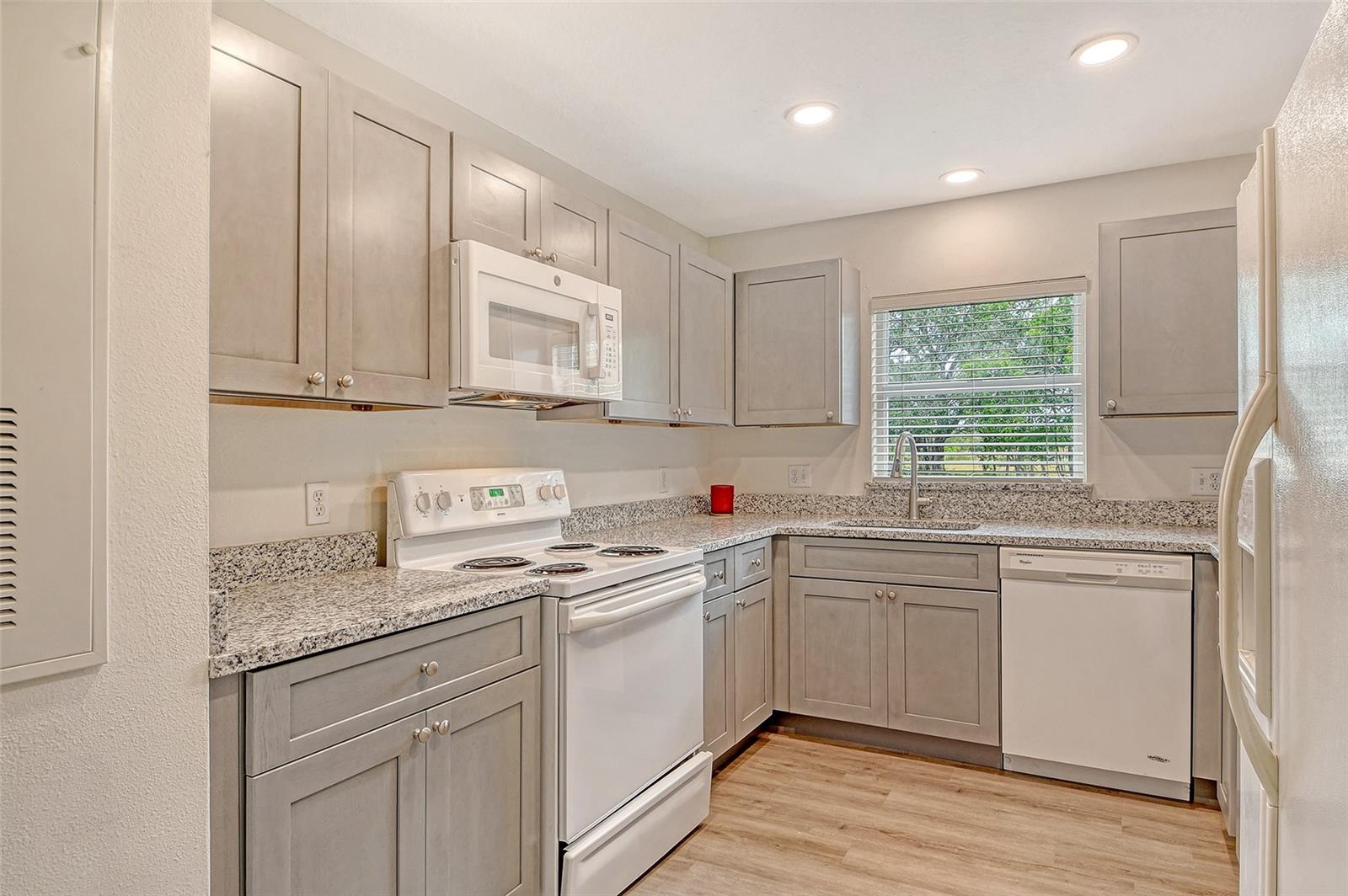 383 Bobby Jones Unit 383, Sarasota, FL 34232