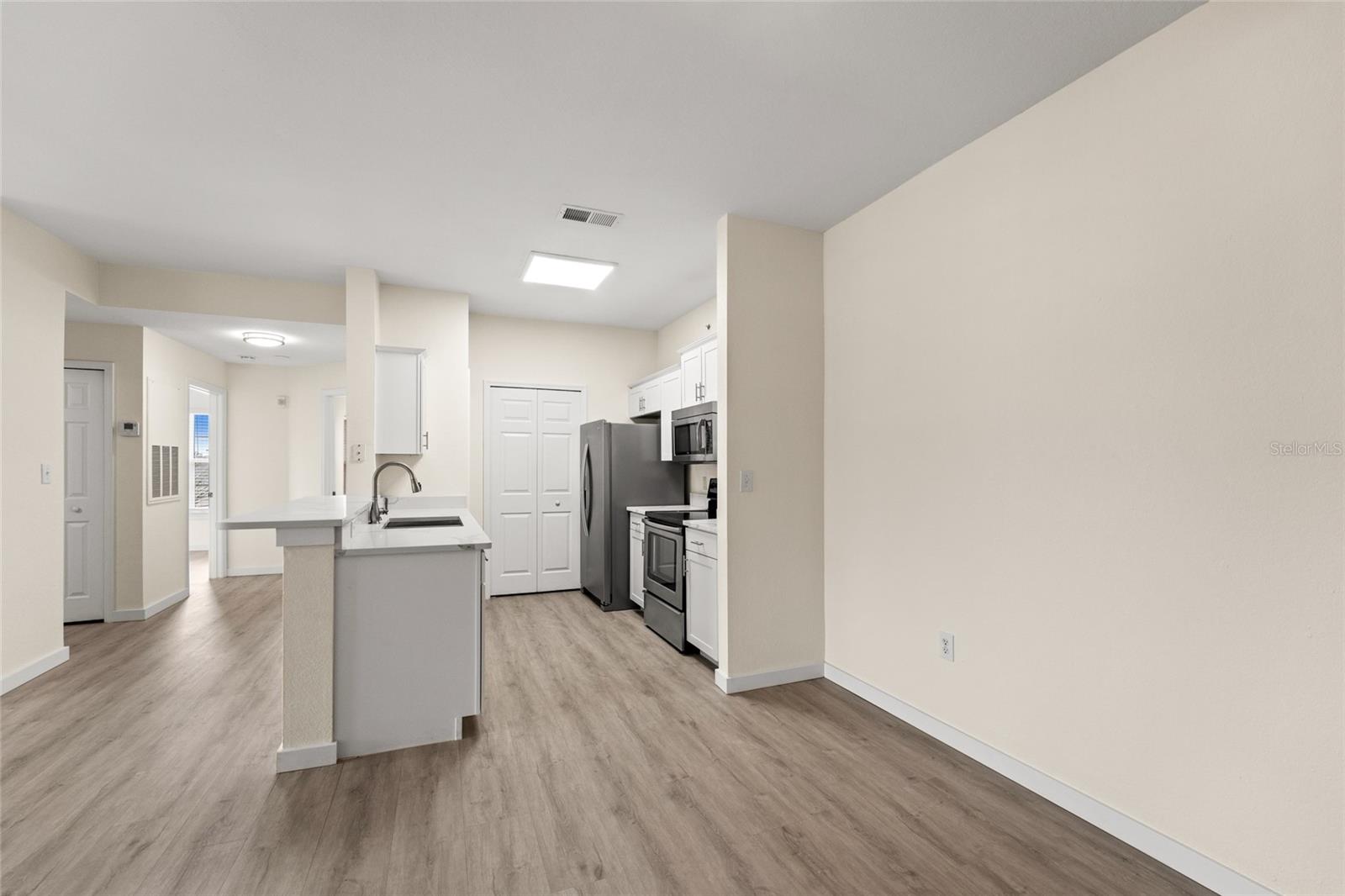 5447 Vineland Unit 1308, Orlando, FL 32811