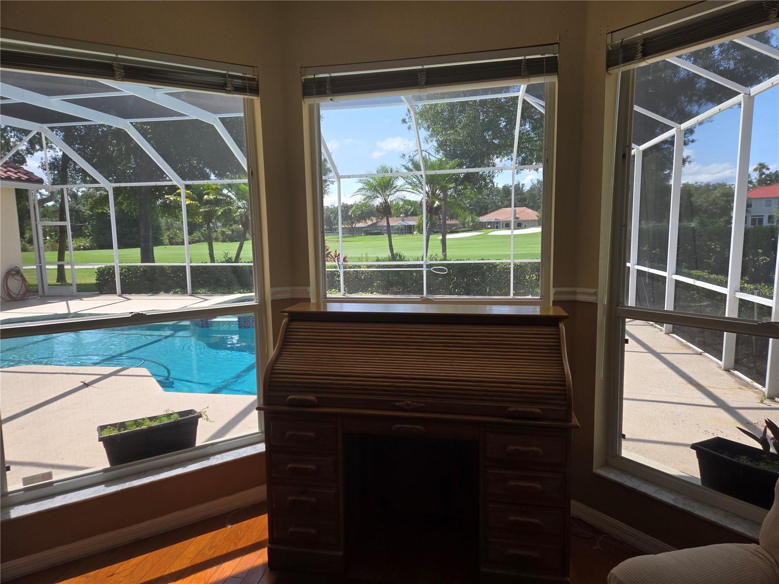 9127 Woodridge Run, Tampa, FL 33647