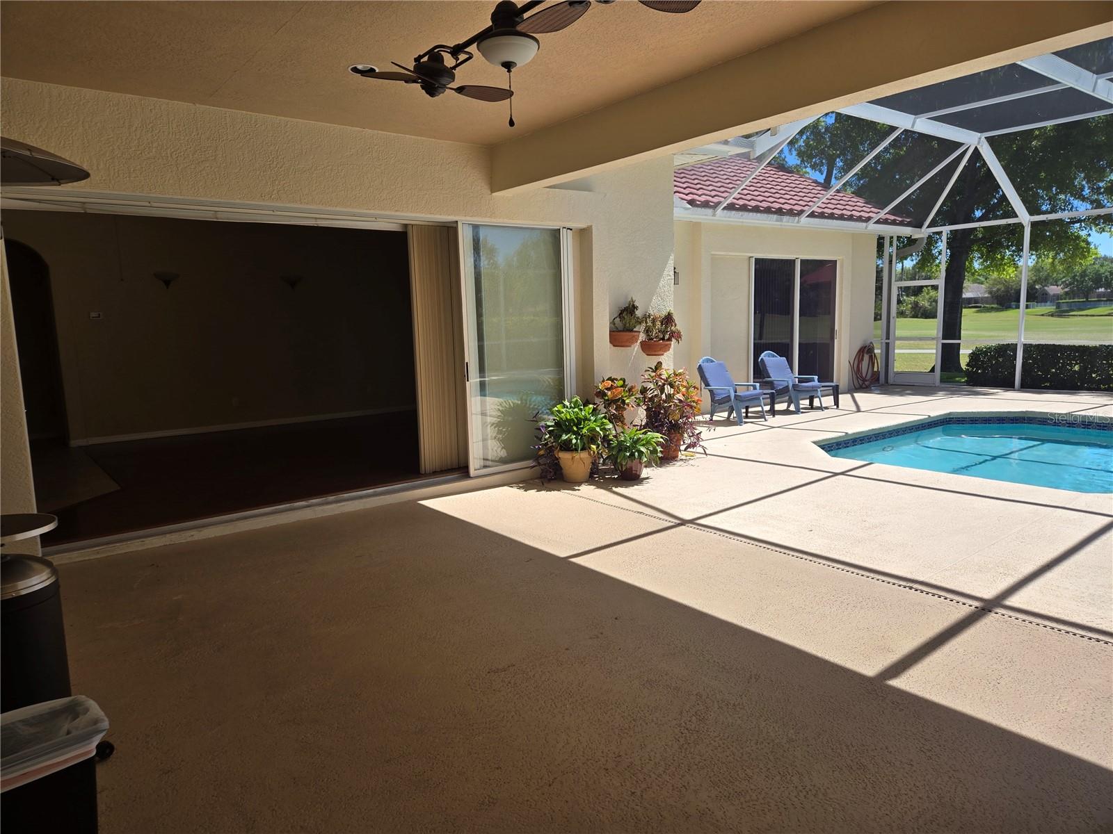 9127 Woodridge Run, Tampa, FL 33647