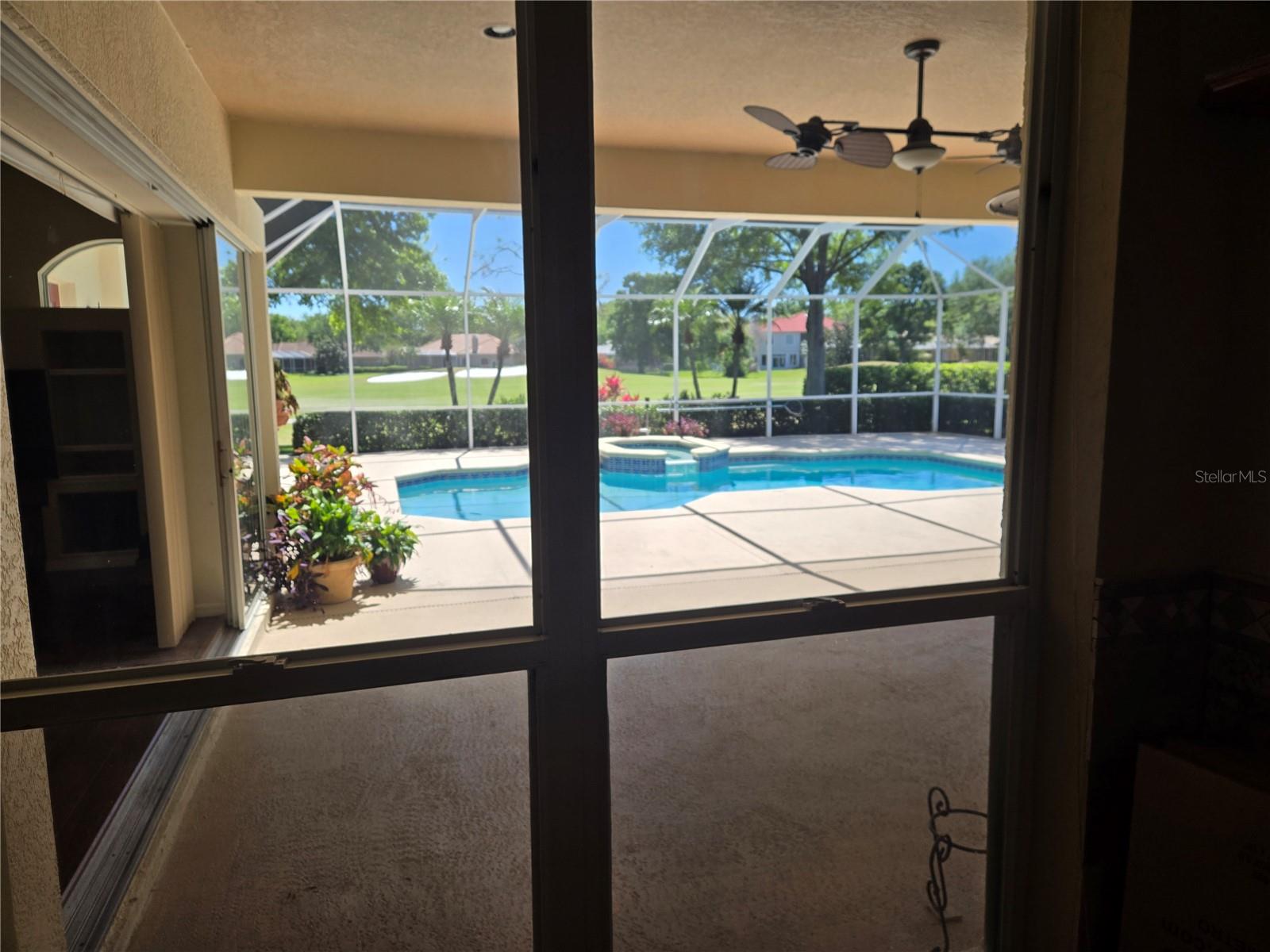 9127 Woodridge Run, Tampa, FL 33647