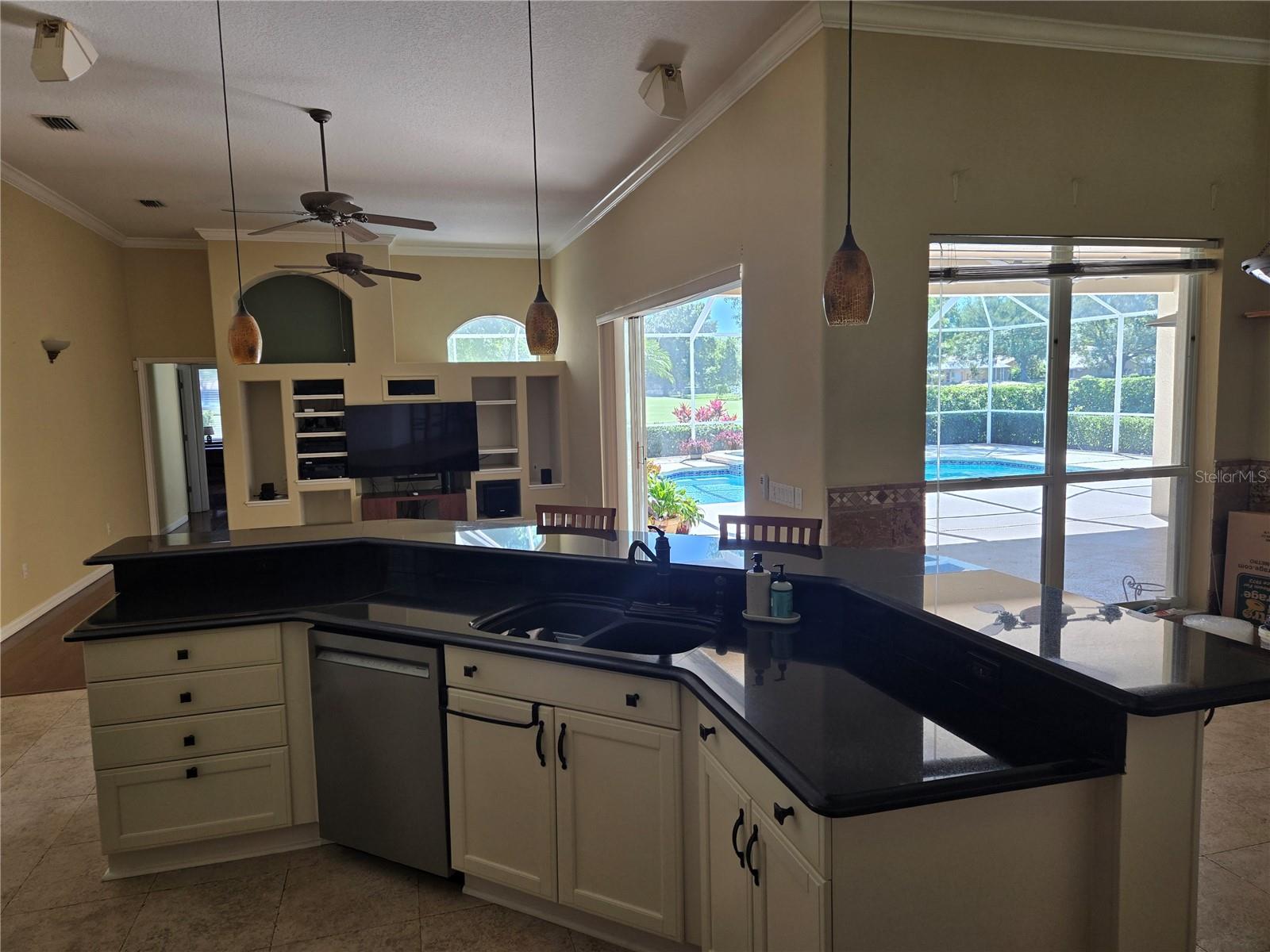 9127 Woodridge Run, Tampa, FL 33647