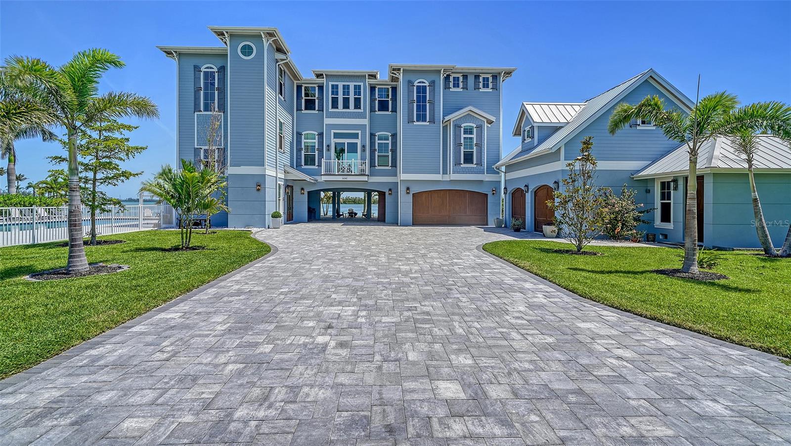 630 De Narvaez, Longboat Key, FL 34228