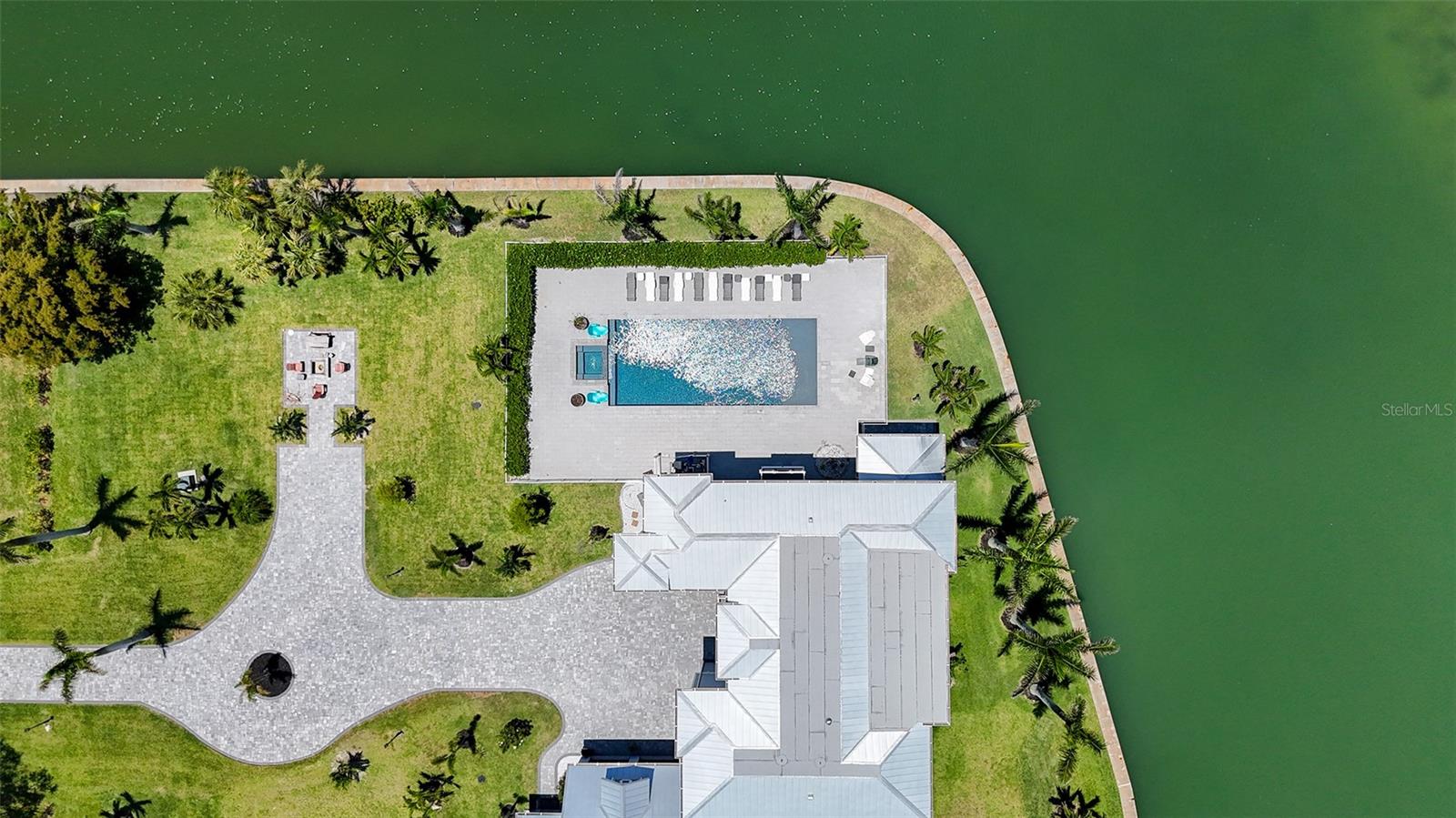 630 De Narvaez, Longboat Key, FL 34228