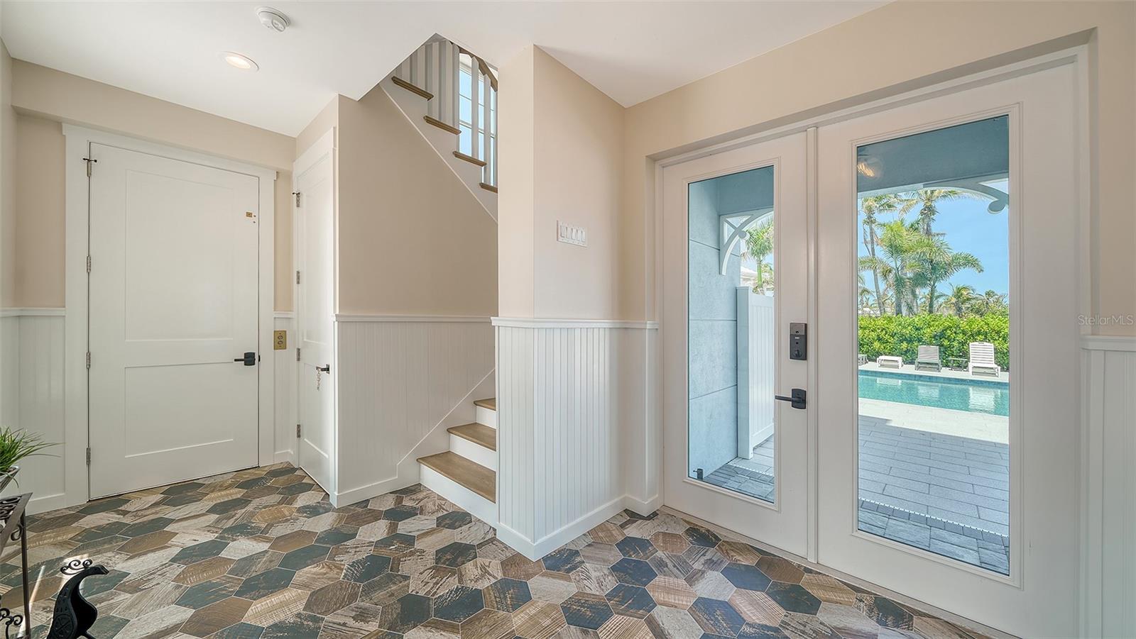630 De Narvaez, Longboat Key, FL 34228