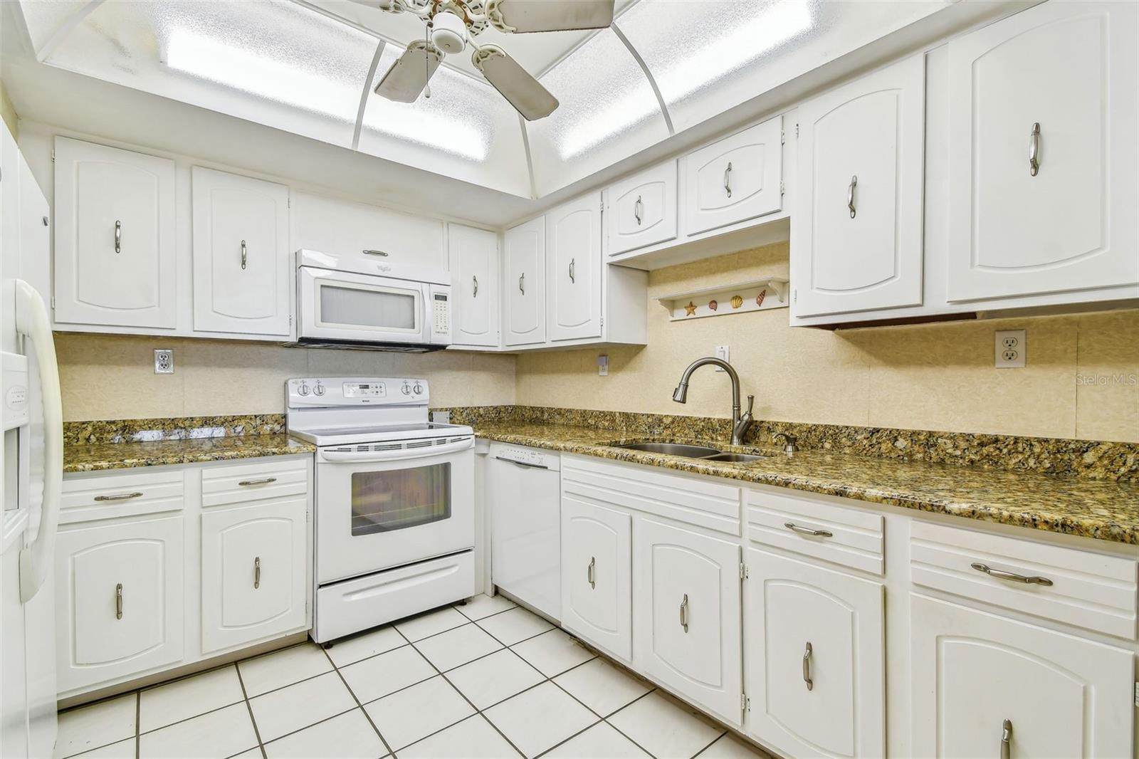 17920 Gulf Unit 208, Redington Shores, FL 33708