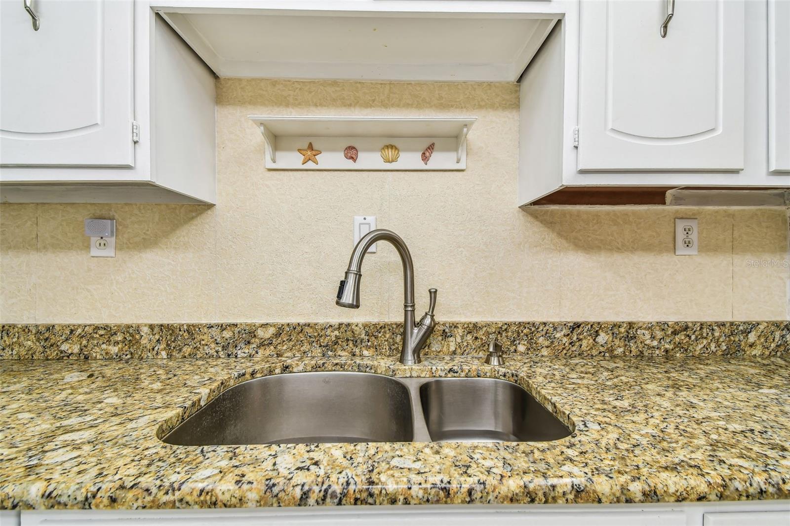 17920 Gulf Unit 208, Redington Shores, FL 33708