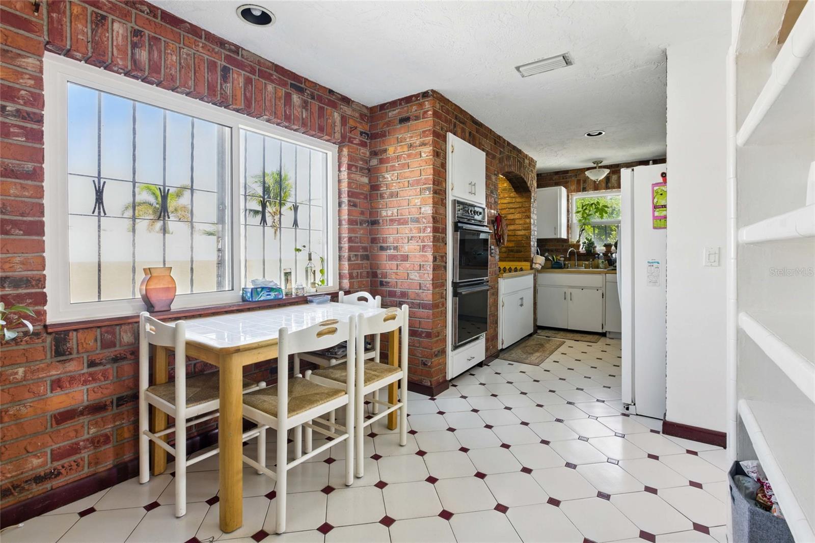 11285 8th, Treasure Island, FL 33706