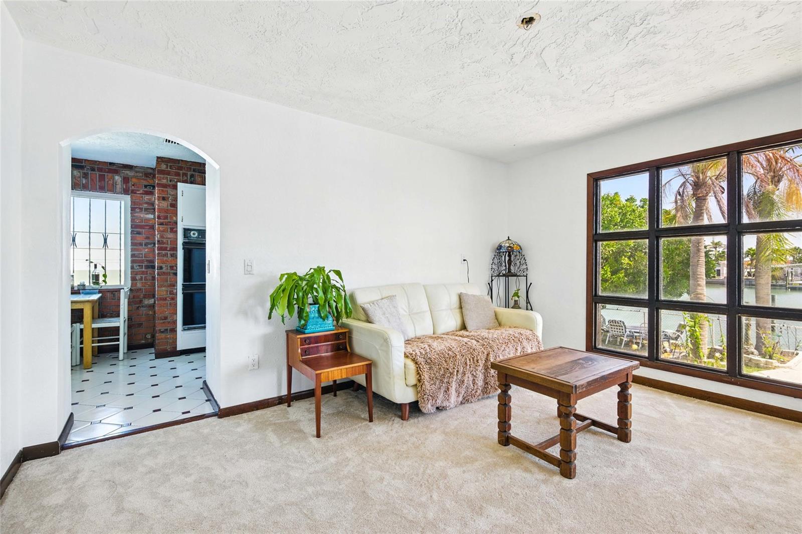 11285 8th, Treasure Island, FL 33706