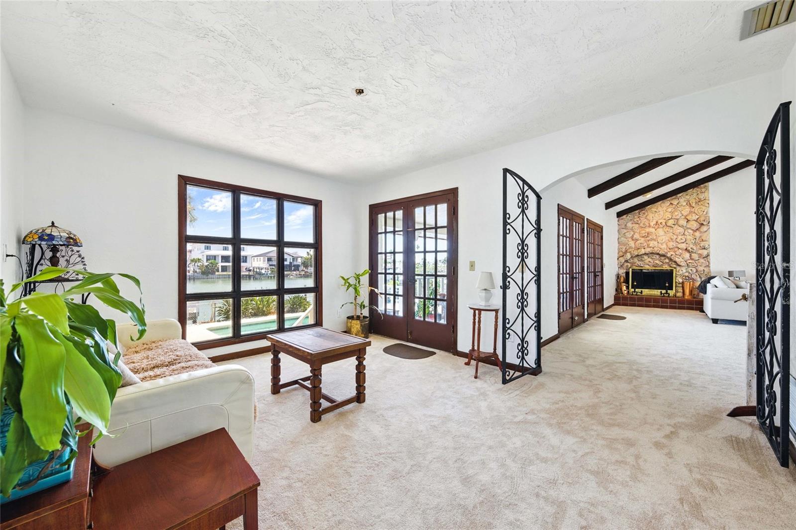 11285 8th, Treasure Island, FL 33706