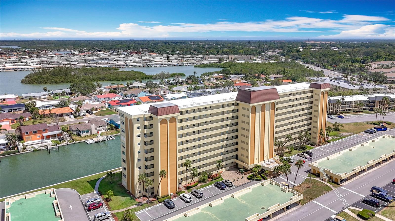 4725 Cove Circle Unit 908, St Petersburg, FL 33708