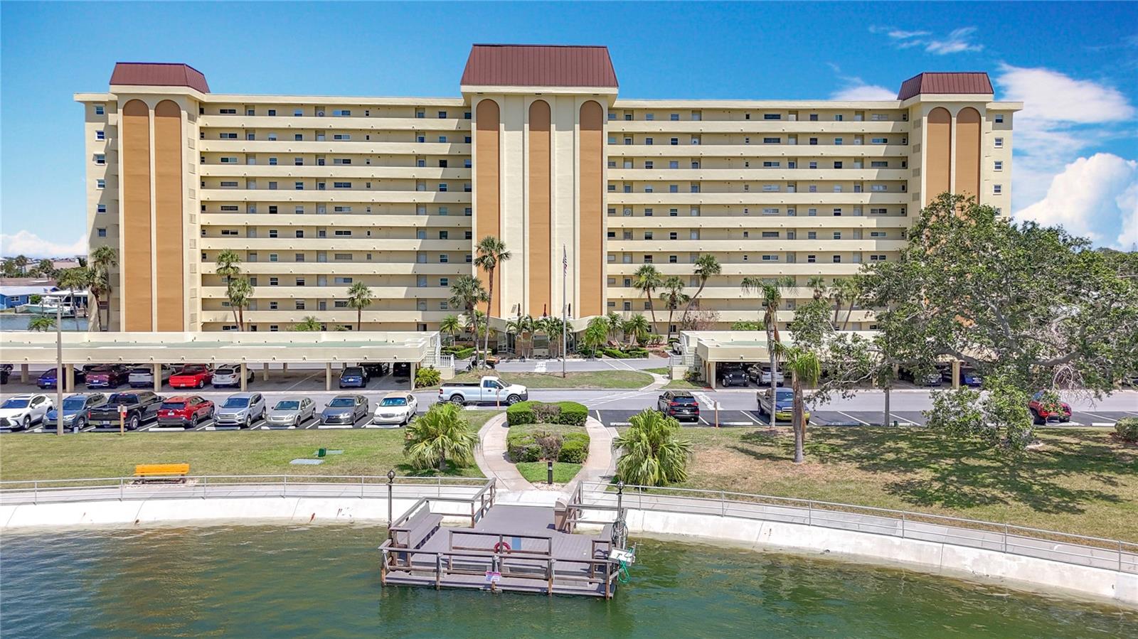 4725 Cove Circle Unit 908, St Petersburg, FL 33708