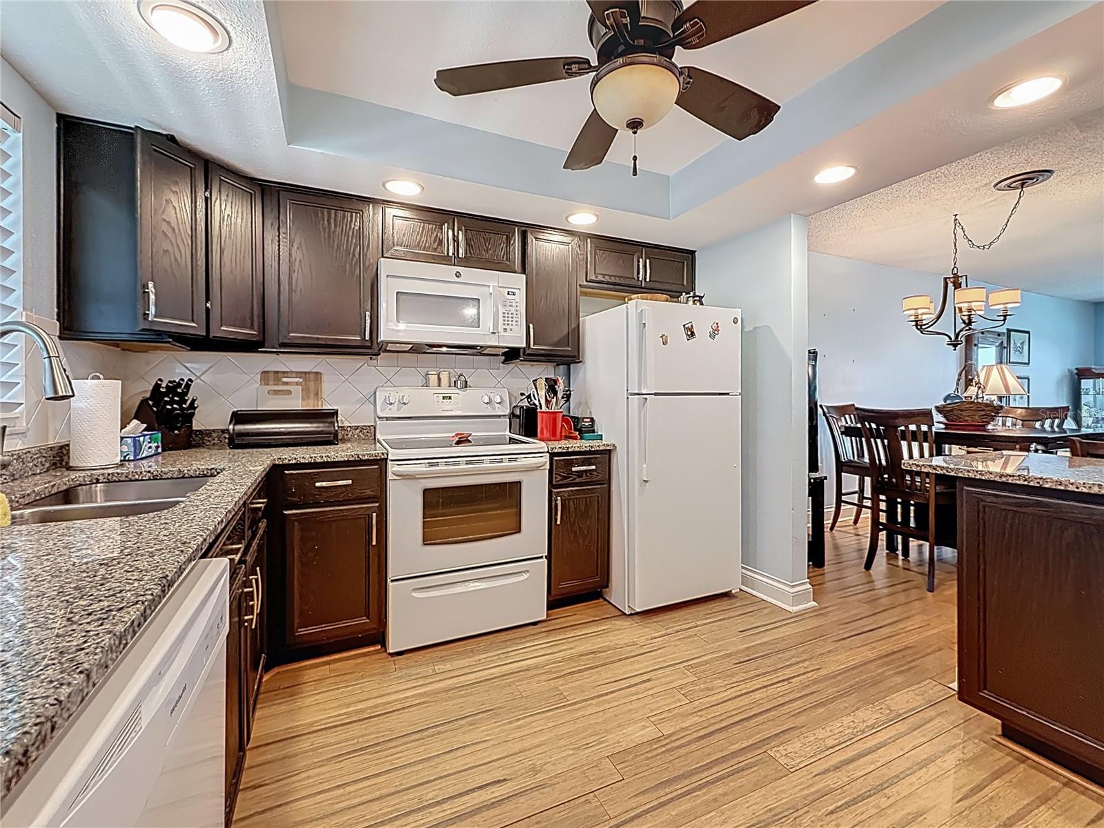 4725 Cove Circle Unit 908, St Petersburg, FL 33708