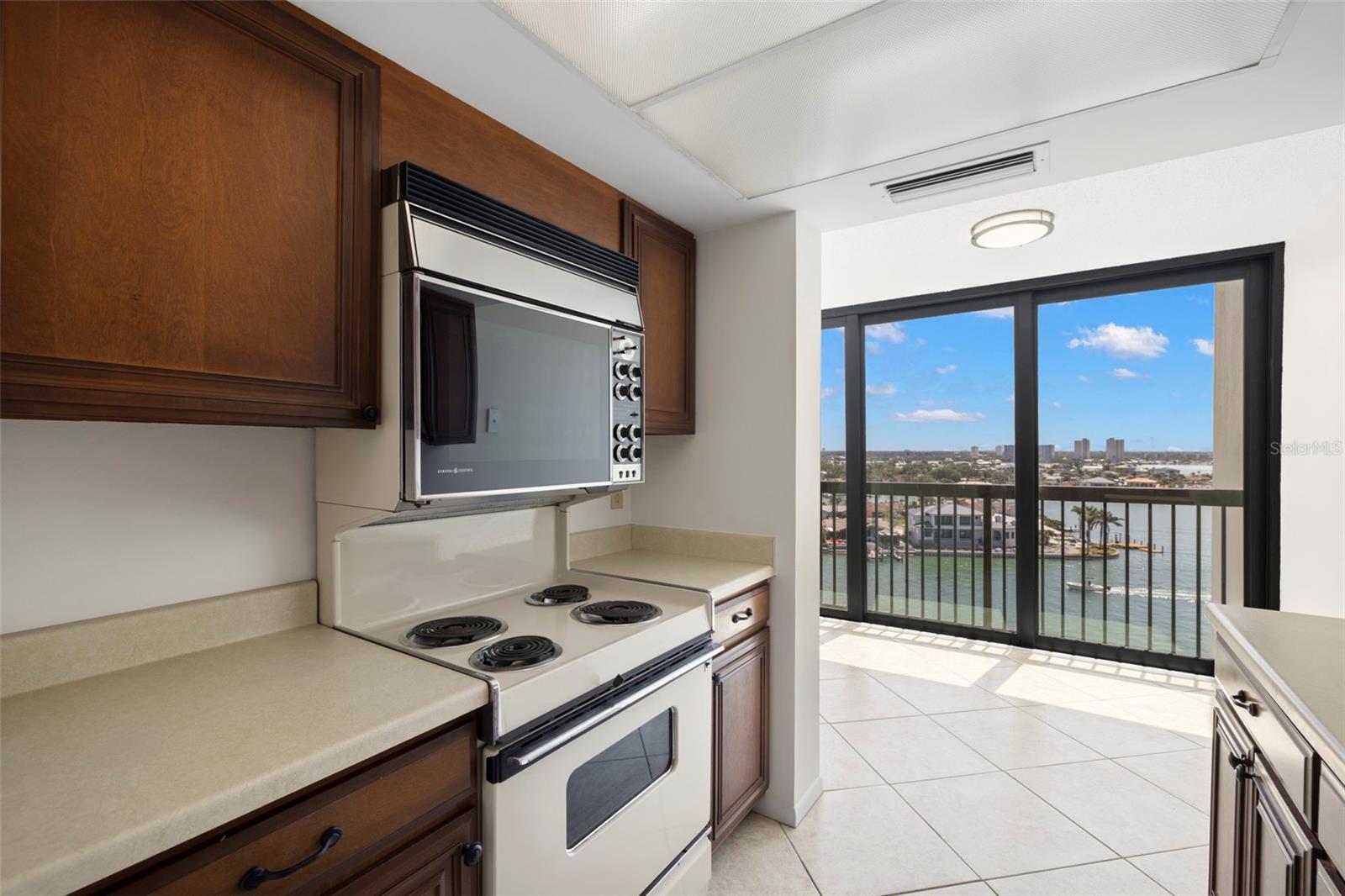 9425 Blind Pass Unit 1008, St Pete Beach, FL 33706