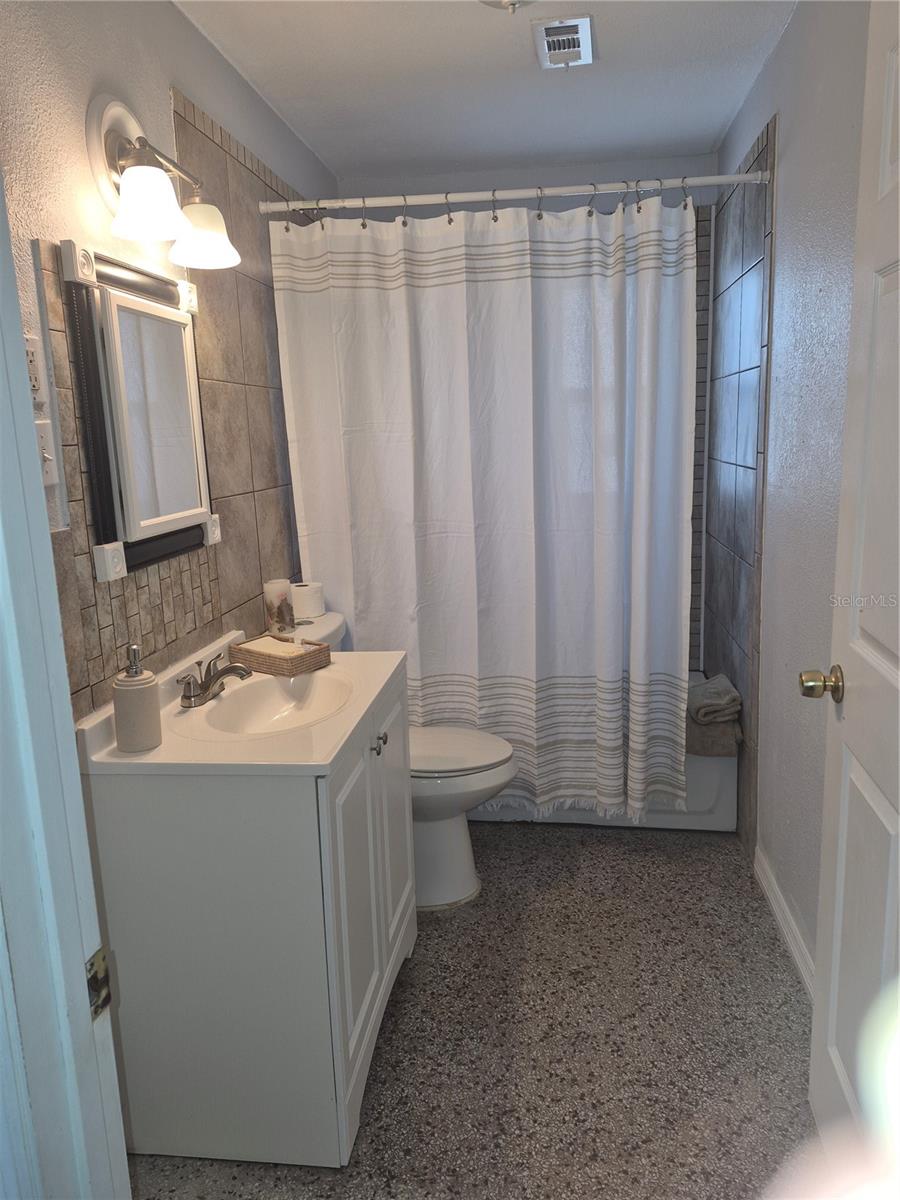 2103 Mantilla, Orlando, FL 32811