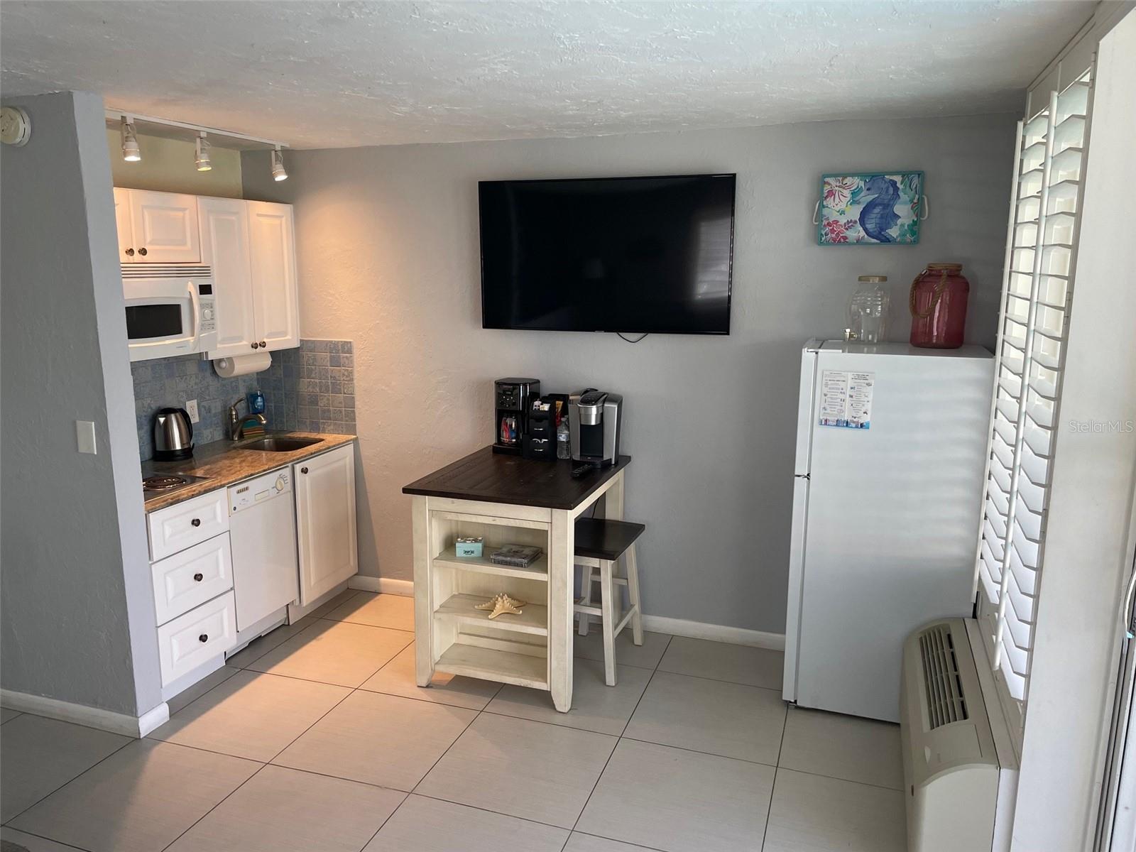 800 Bayway Unit 14, Clearwater Beach, FL 33767