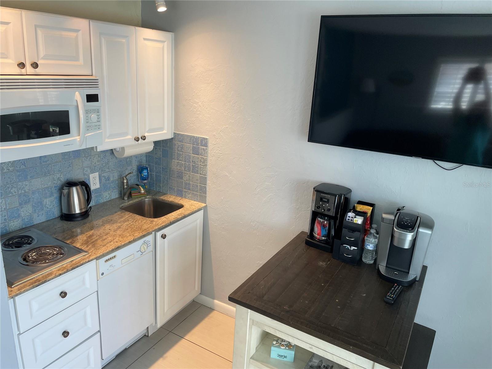 800 Bayway Unit 14, Clearwater Beach, FL 33767