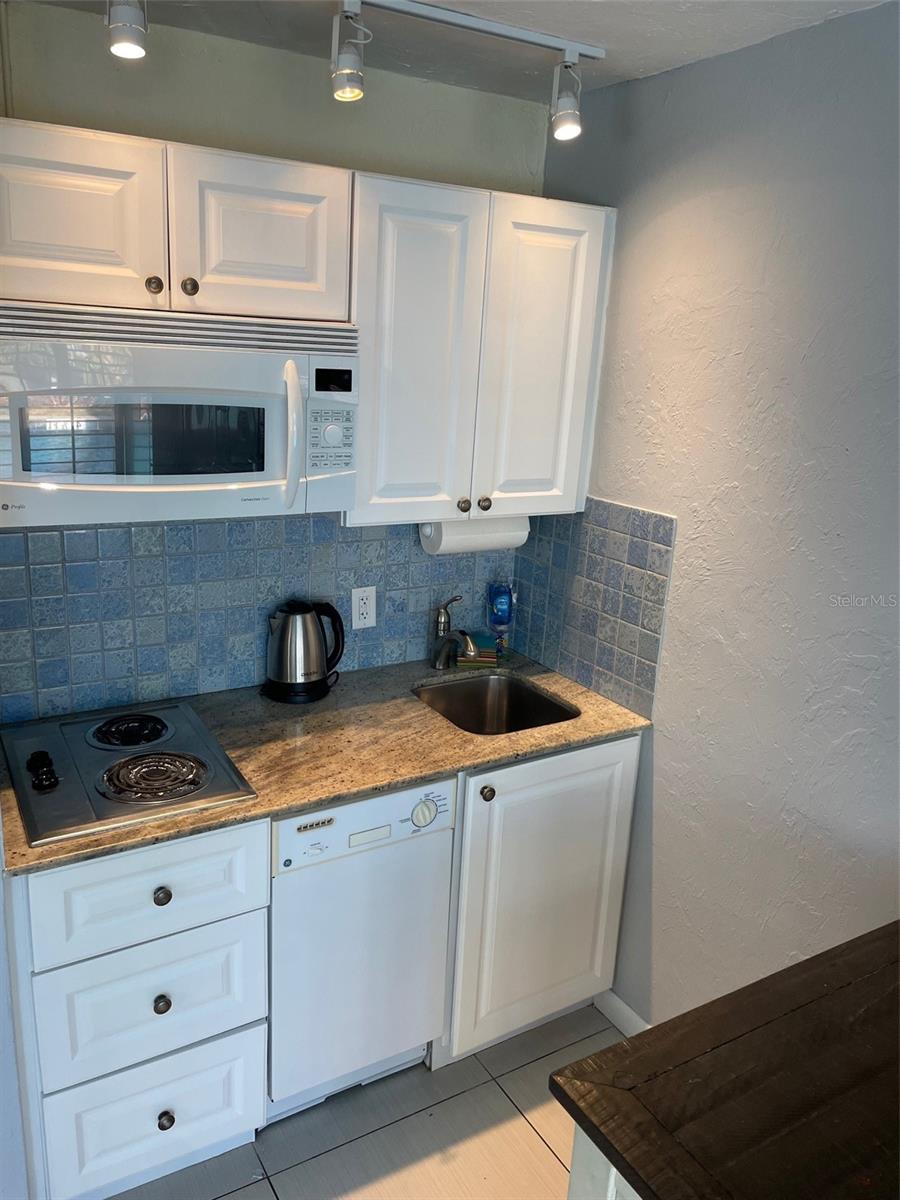 800 Bayway Unit 14, Clearwater Beach, FL 33767