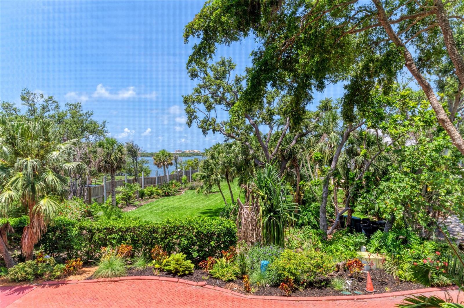 8963 Fishermens Bay, Sarasota, FL 34231