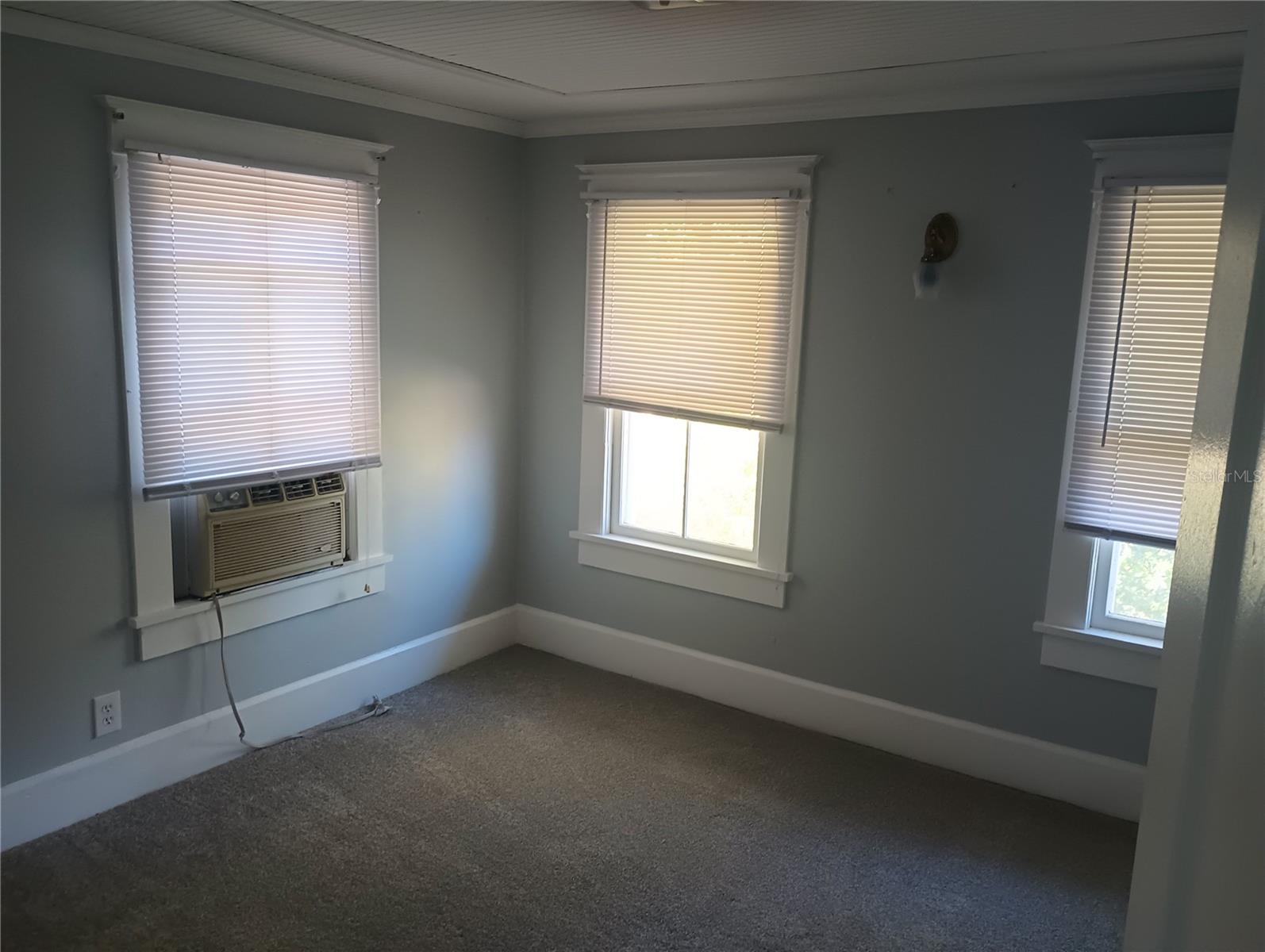 774 32nd, St Petersburg, FL 33704