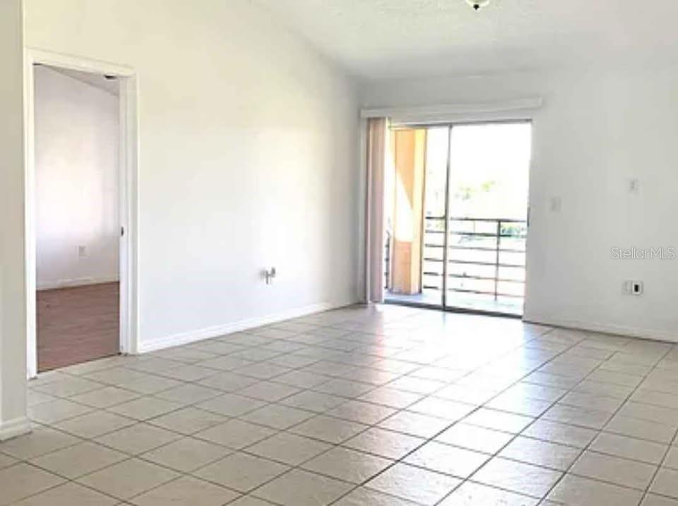 5220 Via Hacienda Unit 212, Orlando, FL 32839