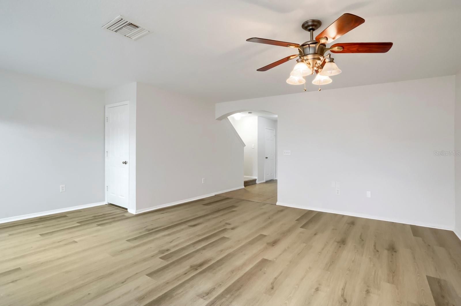 2453 Edgewater Falls, Brandon, FL 33511