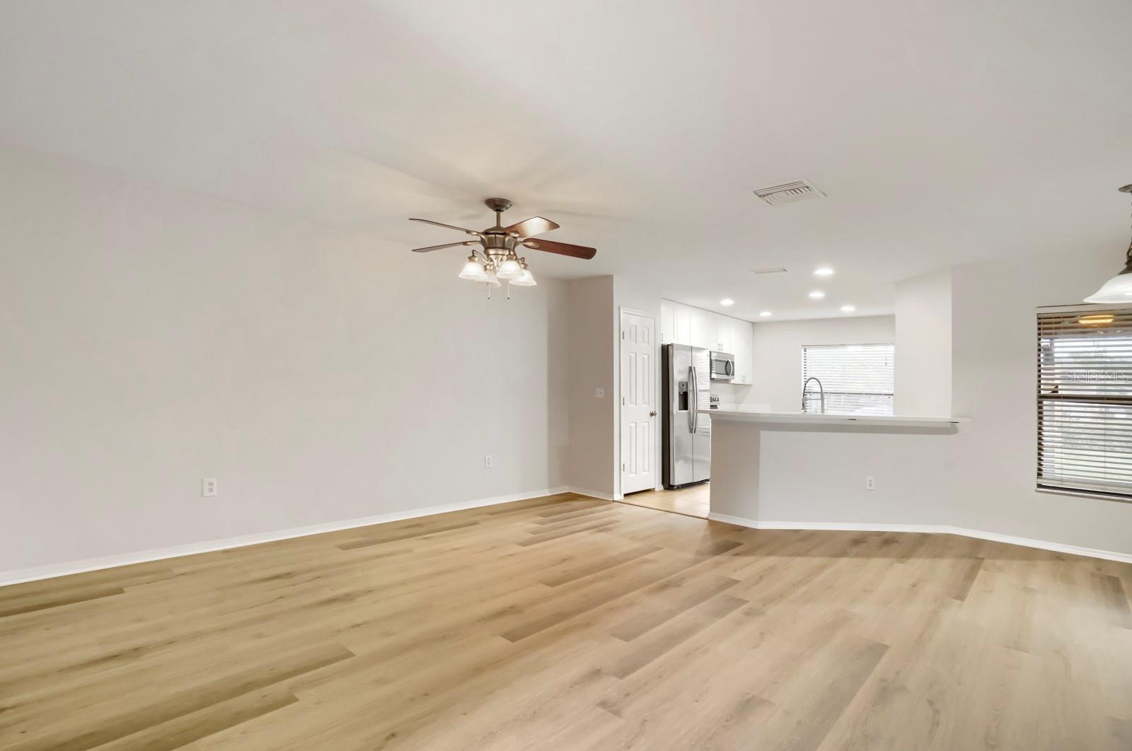 2453 Edgewater Falls, Brandon, FL 33511