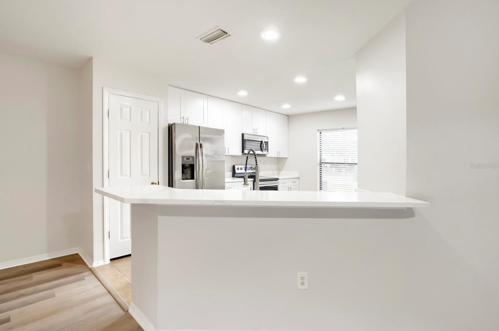 2453 Edgewater Falls, Brandon, FL 33511