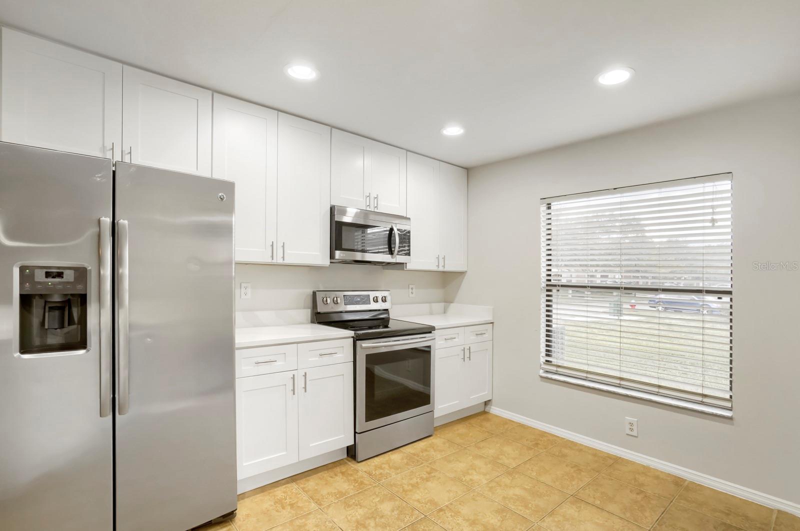 2453 Edgewater Falls, Brandon, FL 33511