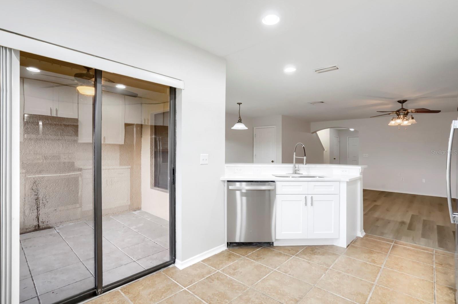 2453 Edgewater Falls, Brandon, FL 33511