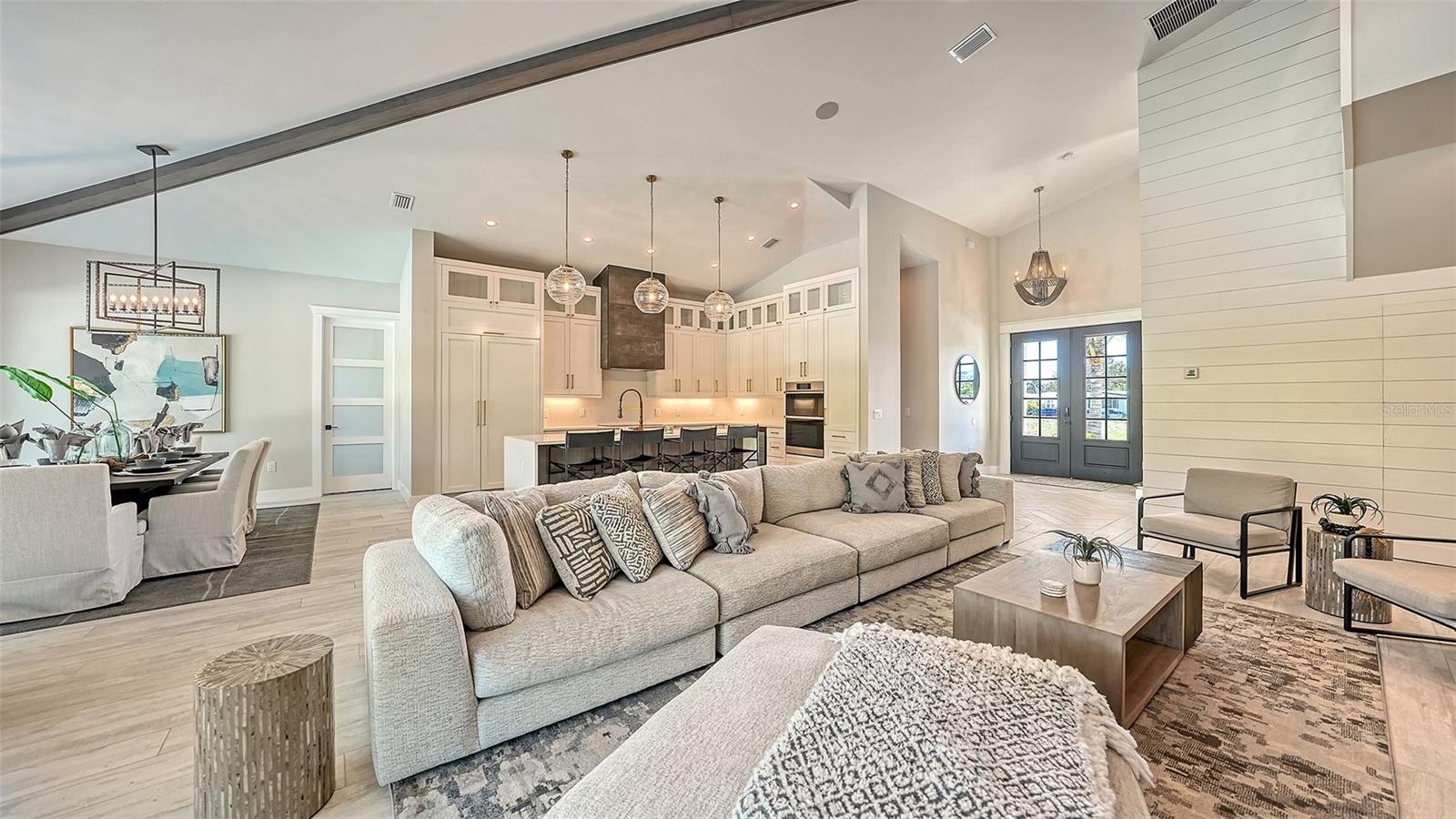 8006 20th, Bradenton, FL 34209