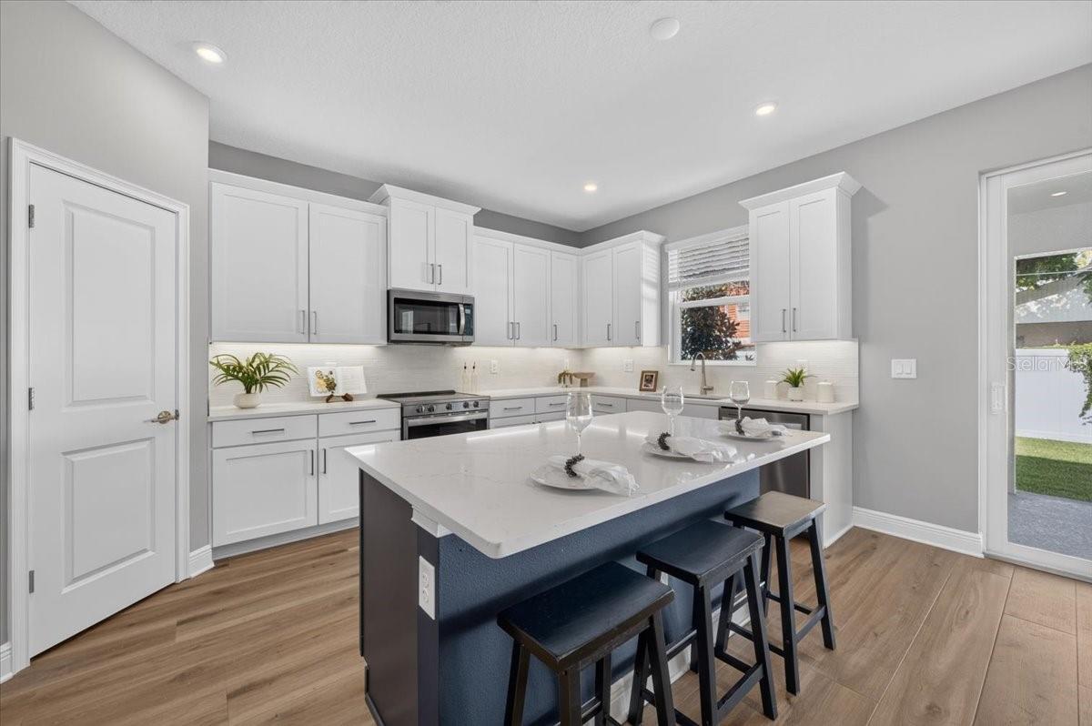6226 29th, St Petersburg, FL 33702