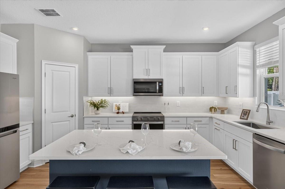 6226 29th, St Petersburg, FL 33702