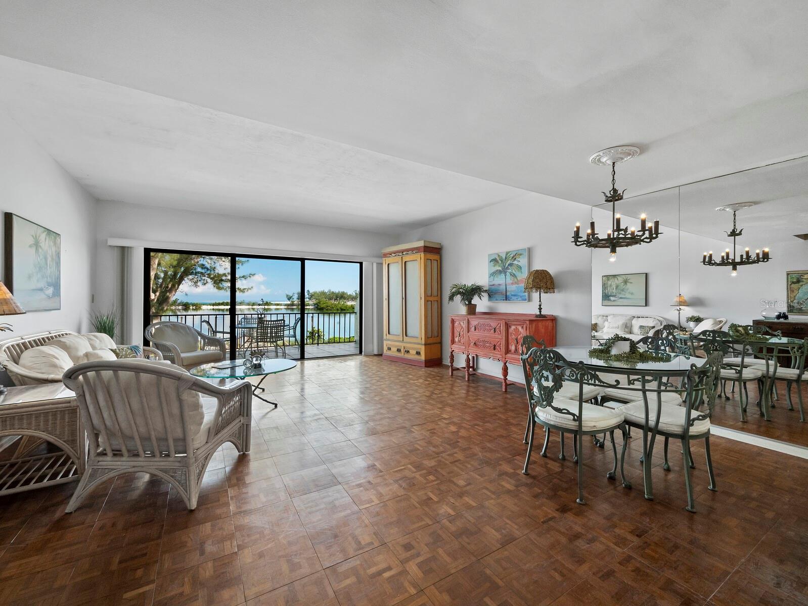 490 Shore Unit 6, Longboat Key, FL 34228
