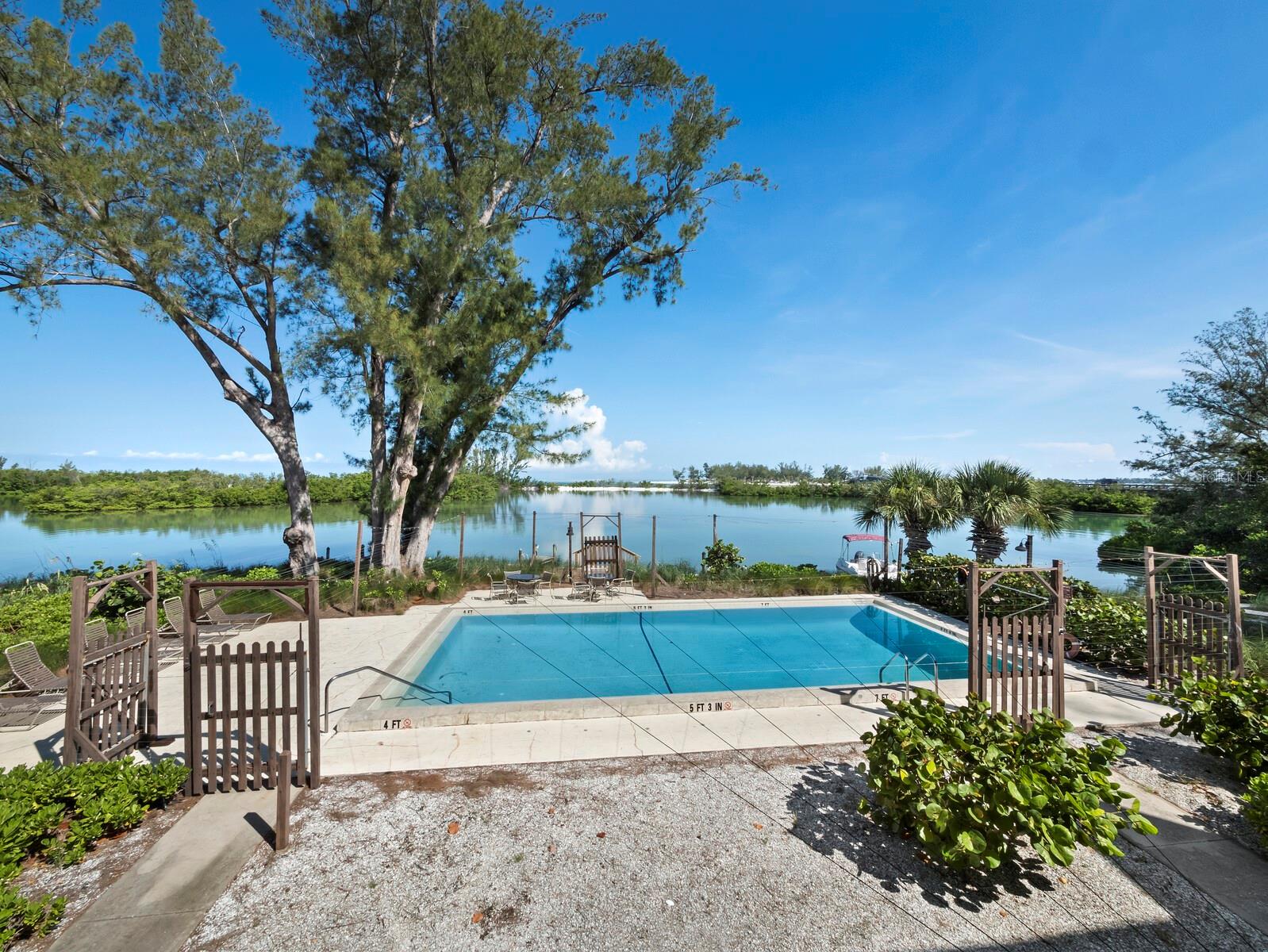 490 Shore Unit 6, Longboat Key, FL 34228