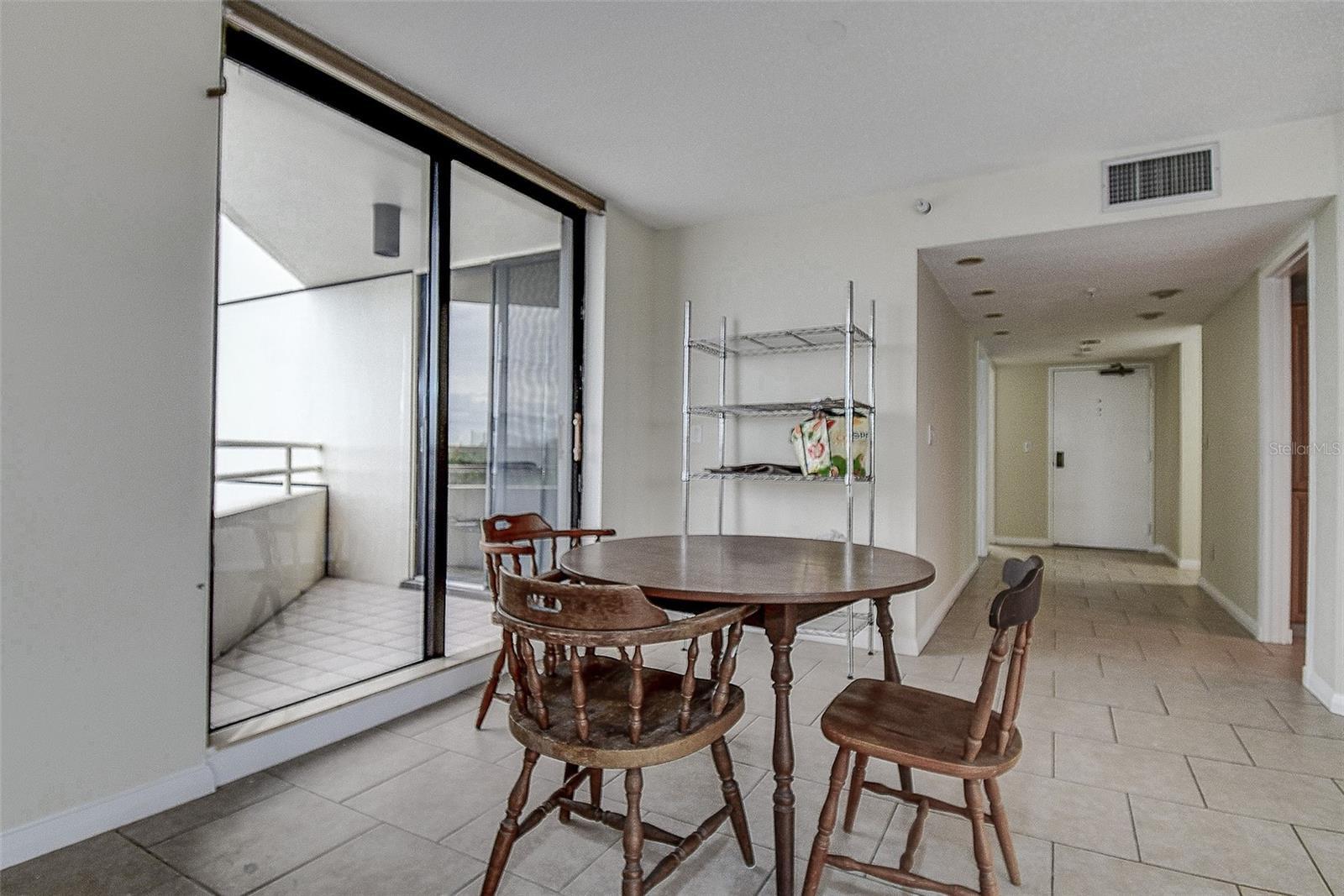 5940 Pelican Bay Unit 406, Gulfport, FL 33707