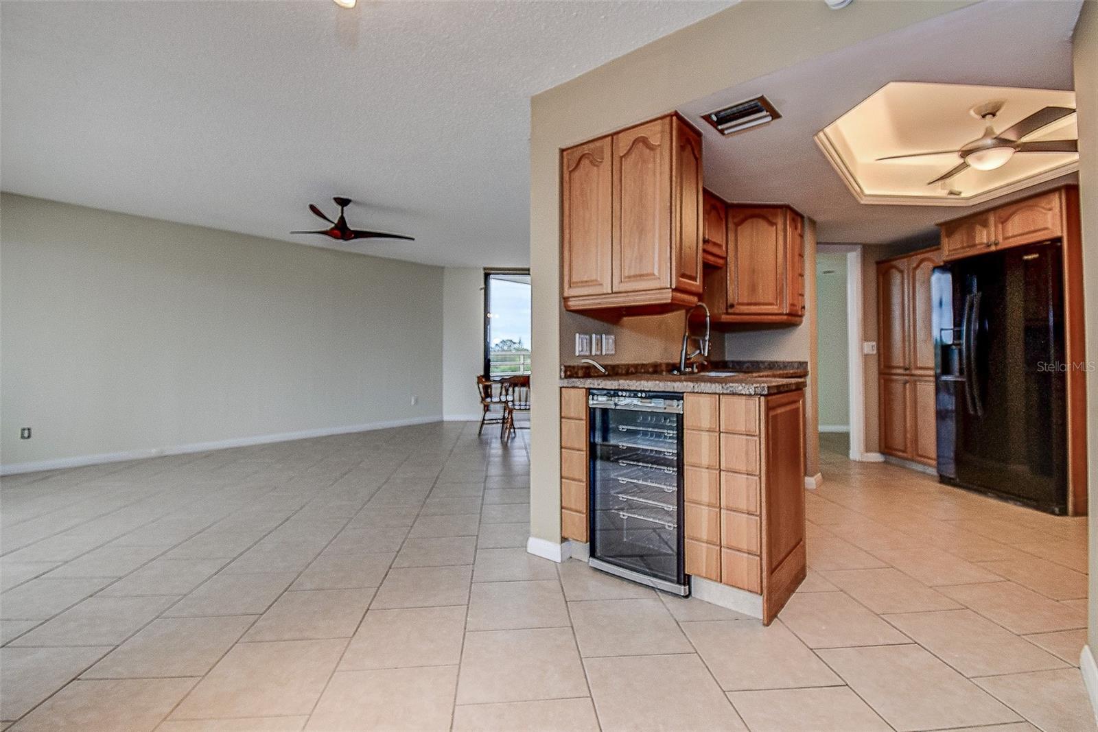 5940 Pelican Bay Unit 406, Gulfport, FL 33707