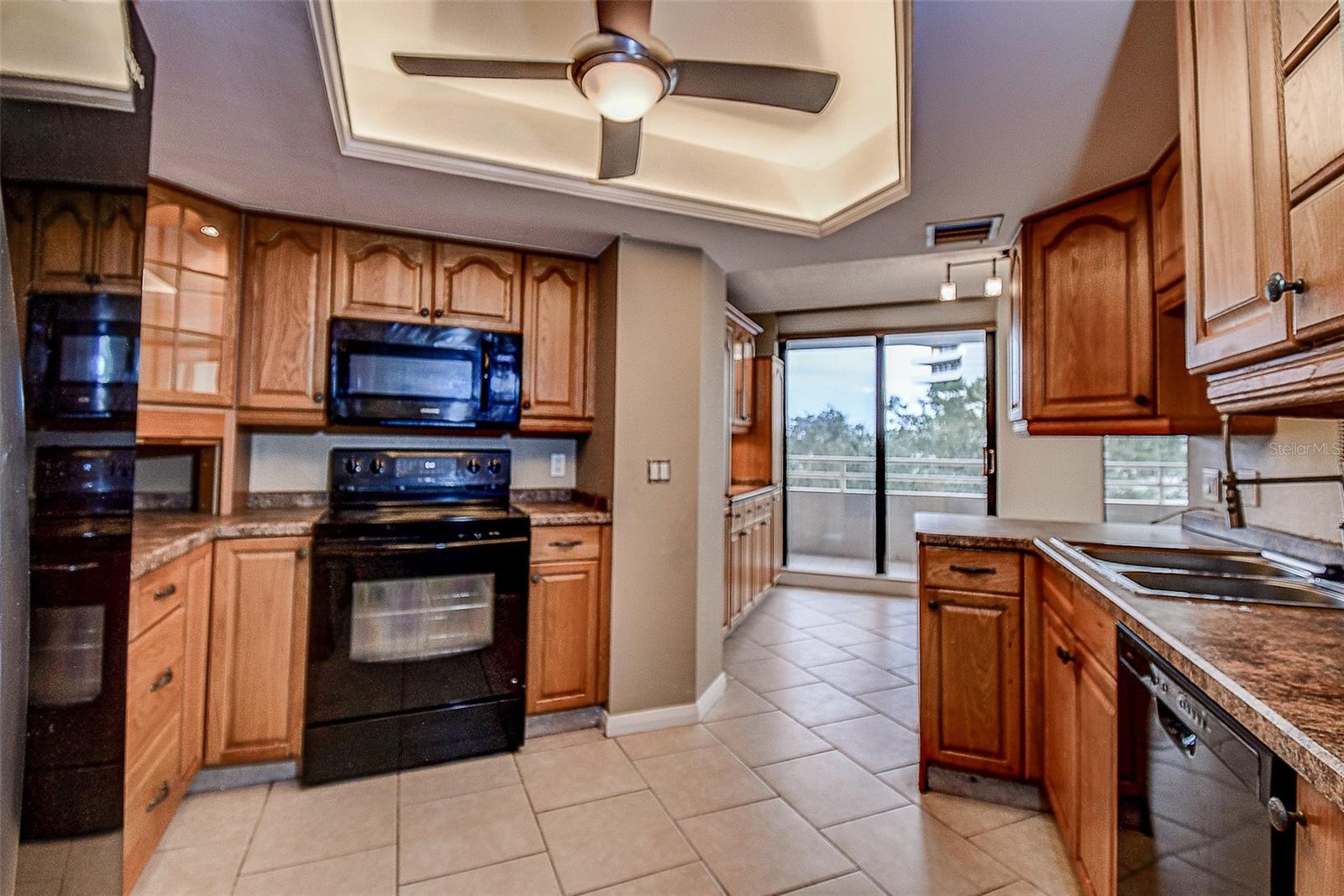 5940 Pelican Bay Unit 406, Gulfport, FL 33707