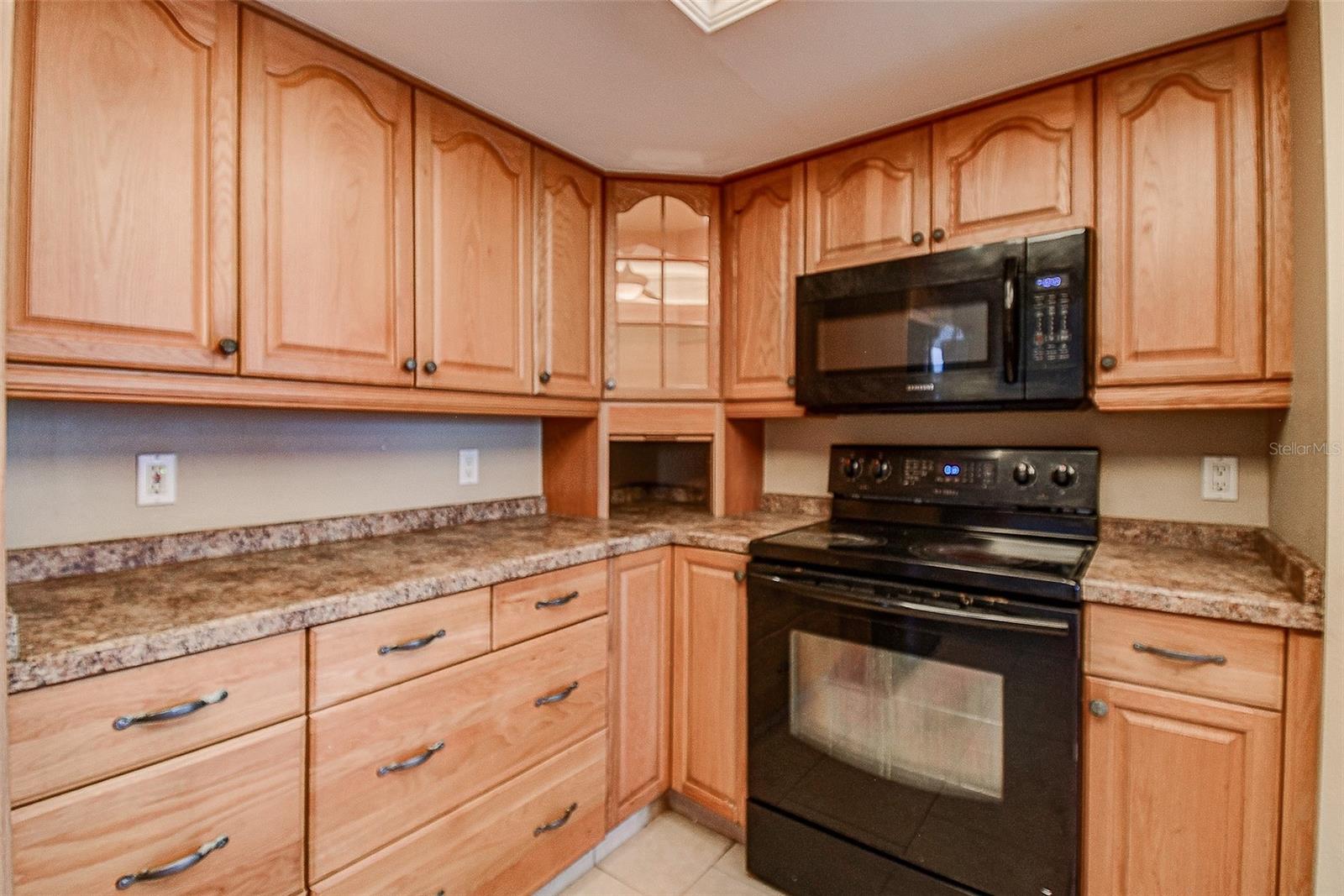 5940 Pelican Bay Unit 406, Gulfport, FL 33707