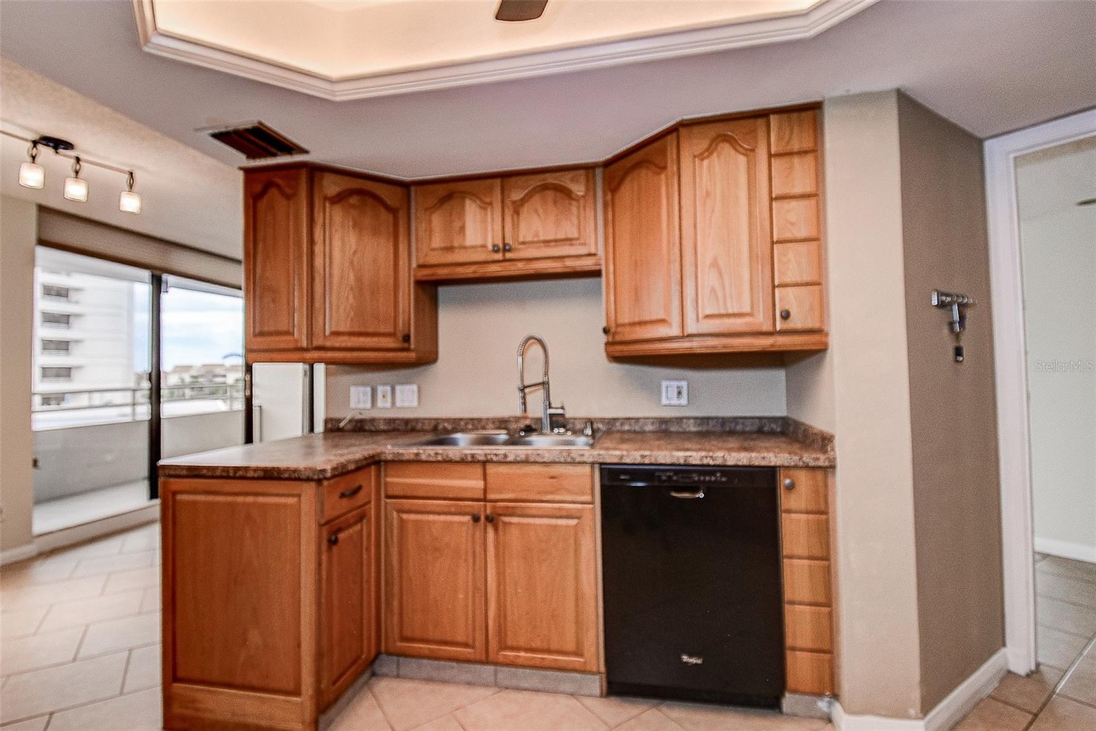 5940 Pelican Bay Unit 406, Gulfport, FL 33707