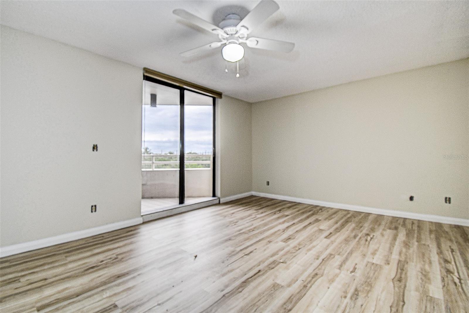 5940 Pelican Bay Unit 406, Gulfport, FL 33707