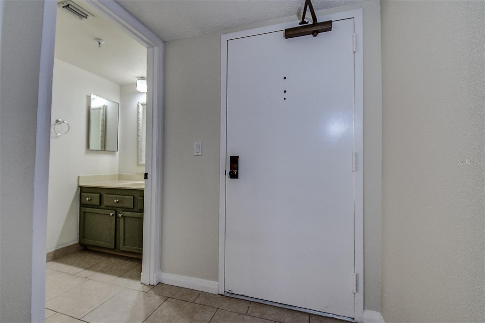 5940 Pelican Bay Unit 406, Gulfport, FL 33707